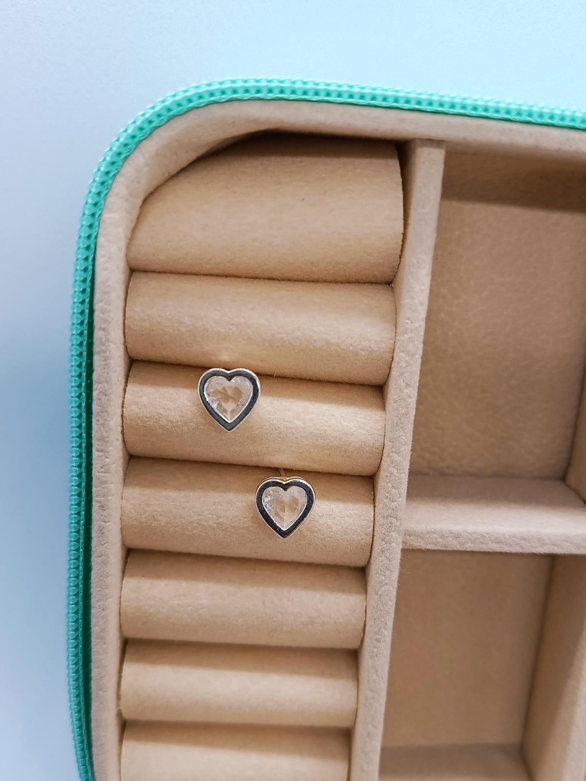 Brincos de coração pequeno