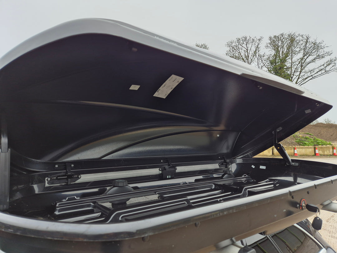  Used Thule Motion 200 Roof Box 