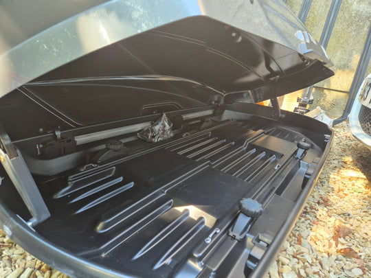  Used Thule Motion XT L (Titan Grey summer Clearance)