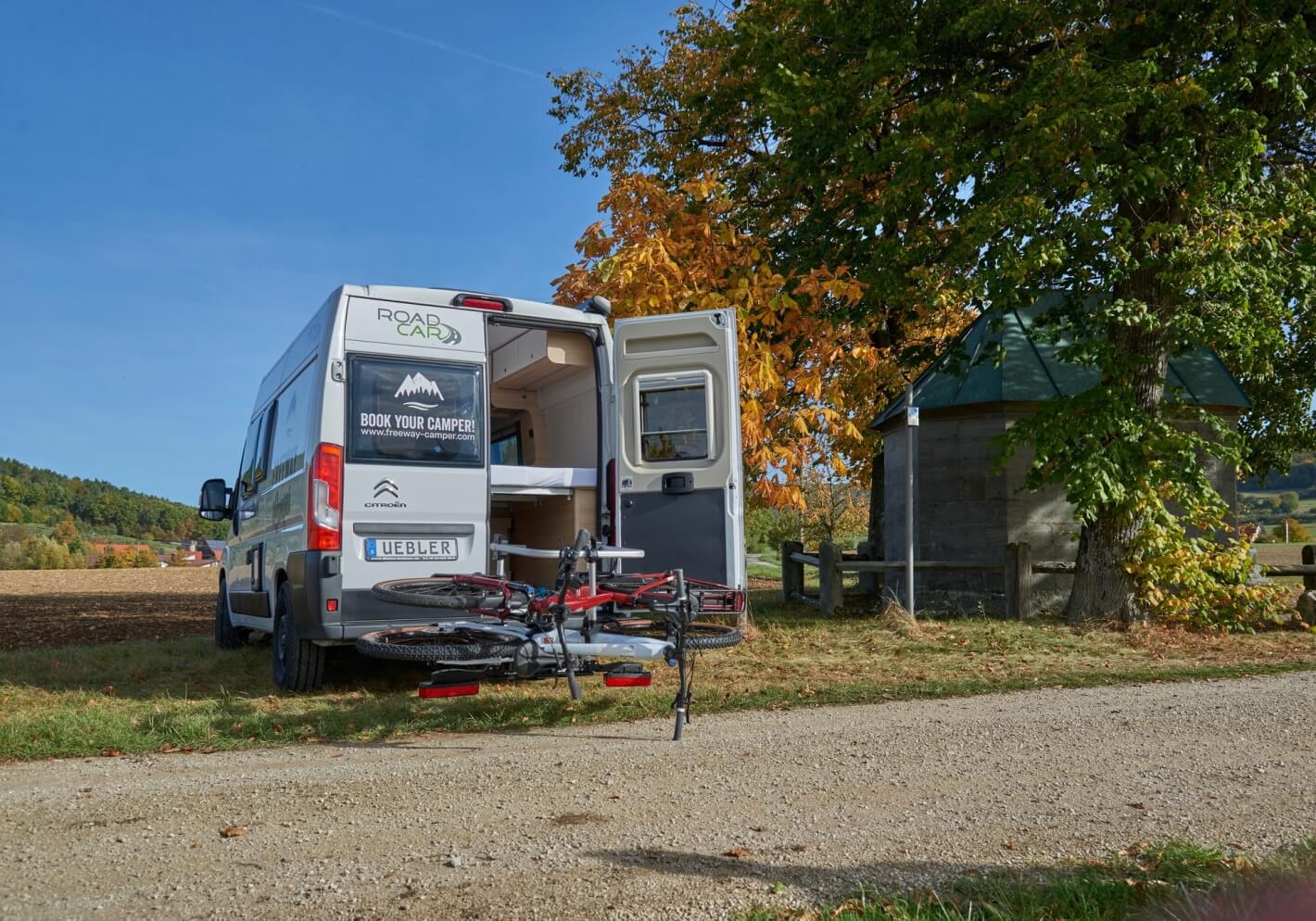 Uebler H31 S90 tilting and folding eBike rack (3 bikes) with reversing sensors