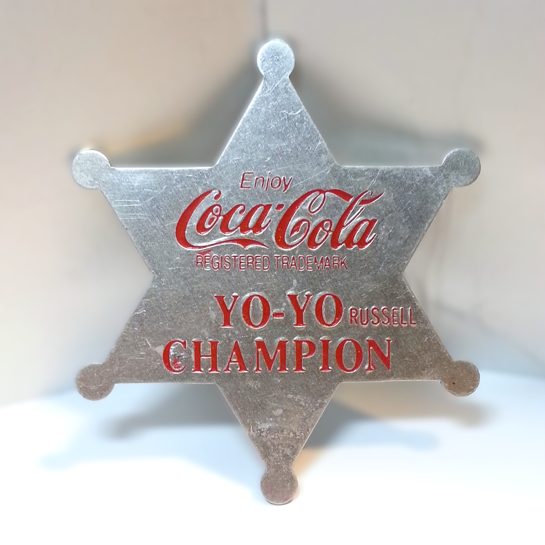 Coca Cola Yo-Yo Russell Champion Metal Star Pin Badge - 80s Yoyo Special Edition