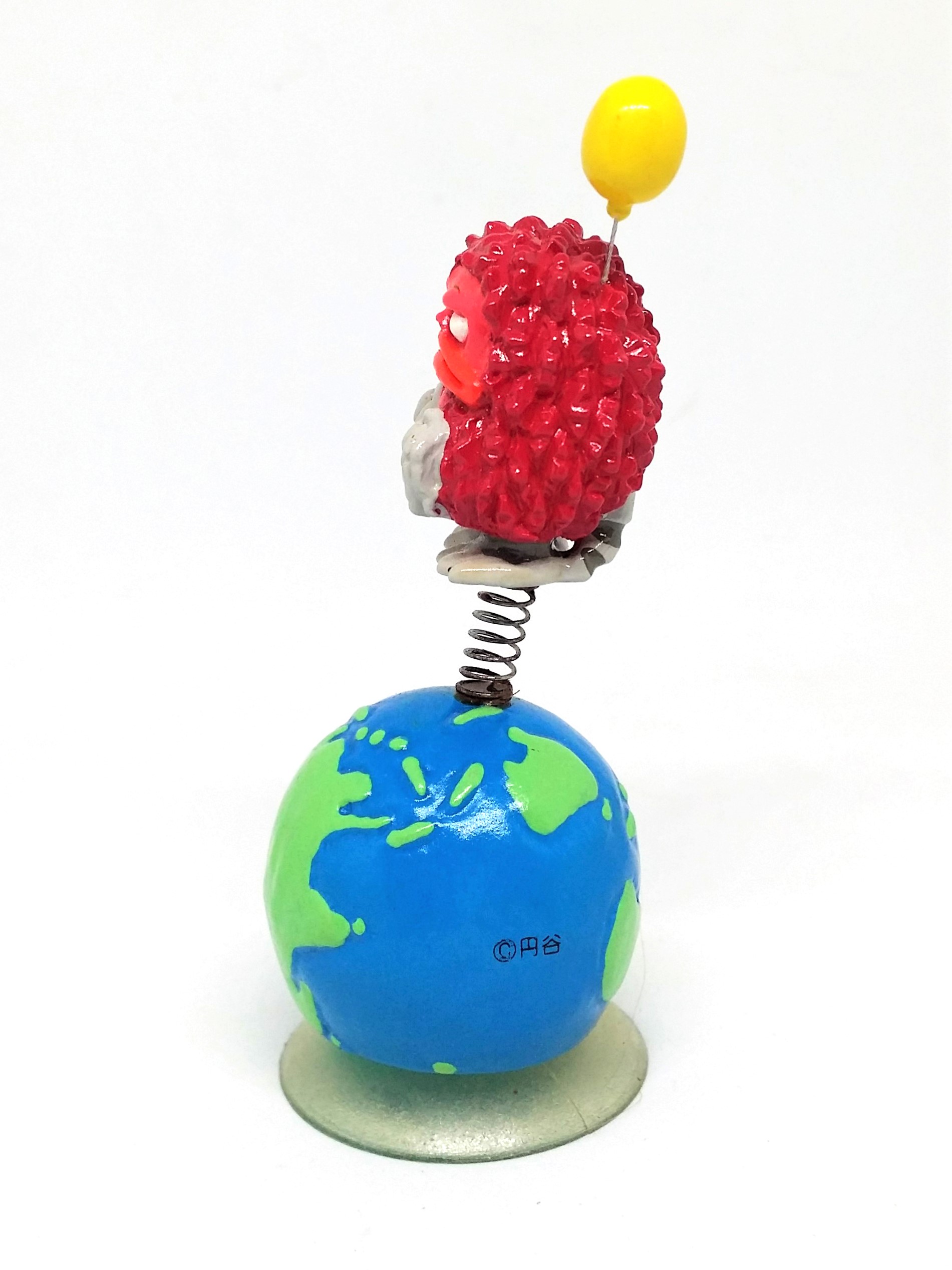 Ultraman Monster Pigmon w/ Earth Car Dashboard Toy (Suction Cup Base)