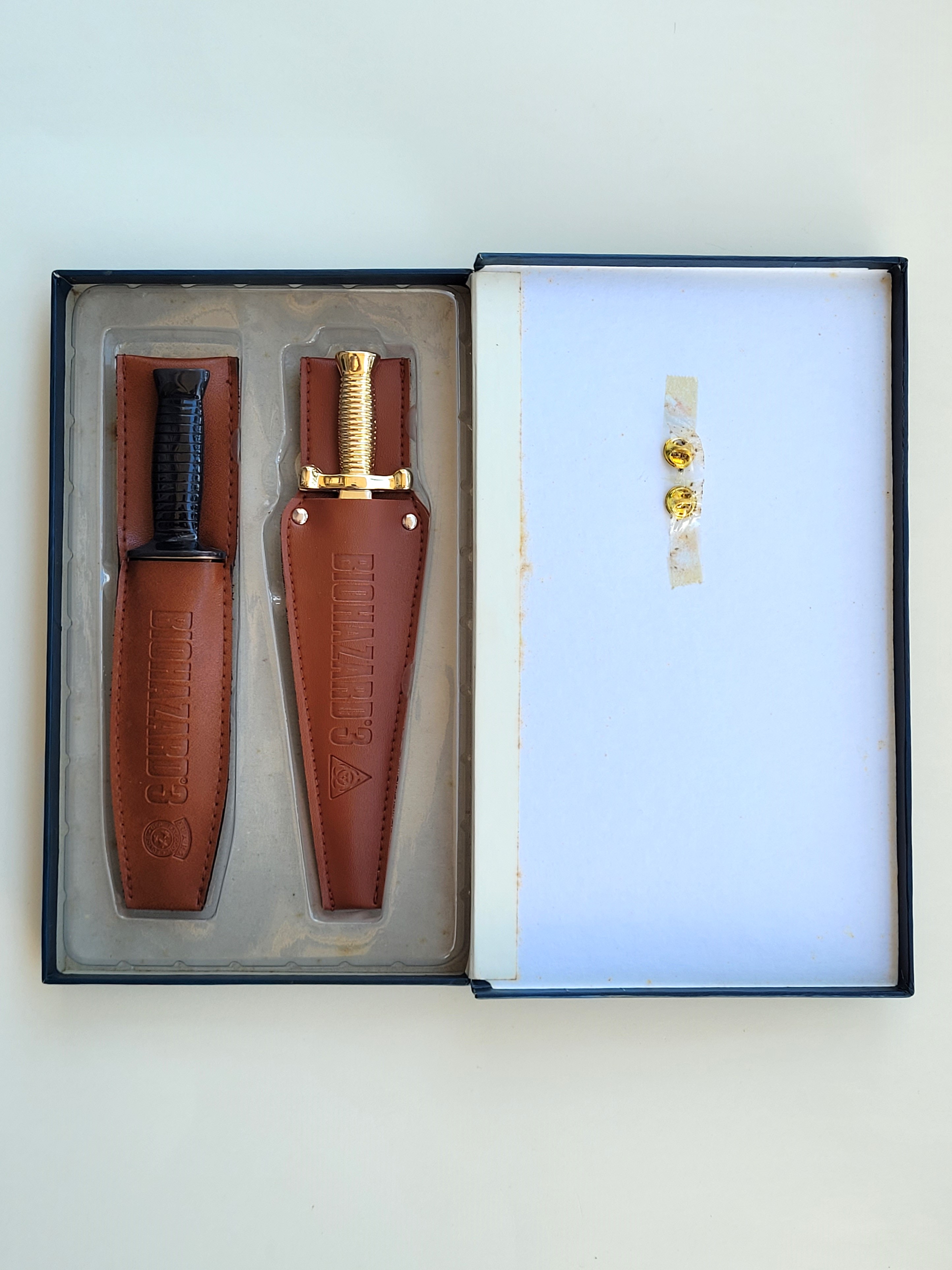 BIOHAZARD 3 Letter Openers Gold Dagger & Bronze Knife Box Set - 1999 Capcom Resident Evil Hong Kong Comics