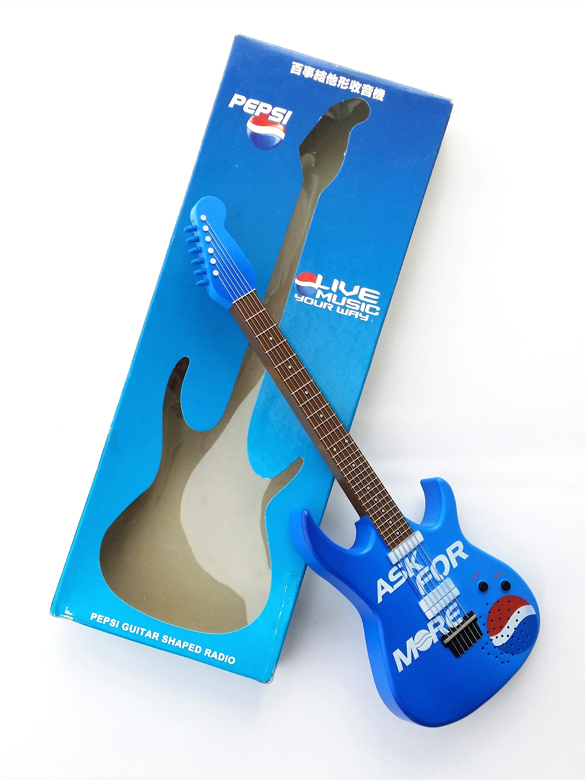 Pepsi ASK FOR MORE Guitar Shaped Auto Scan Radio 33.5cm - 2000s Limited Edition NIB