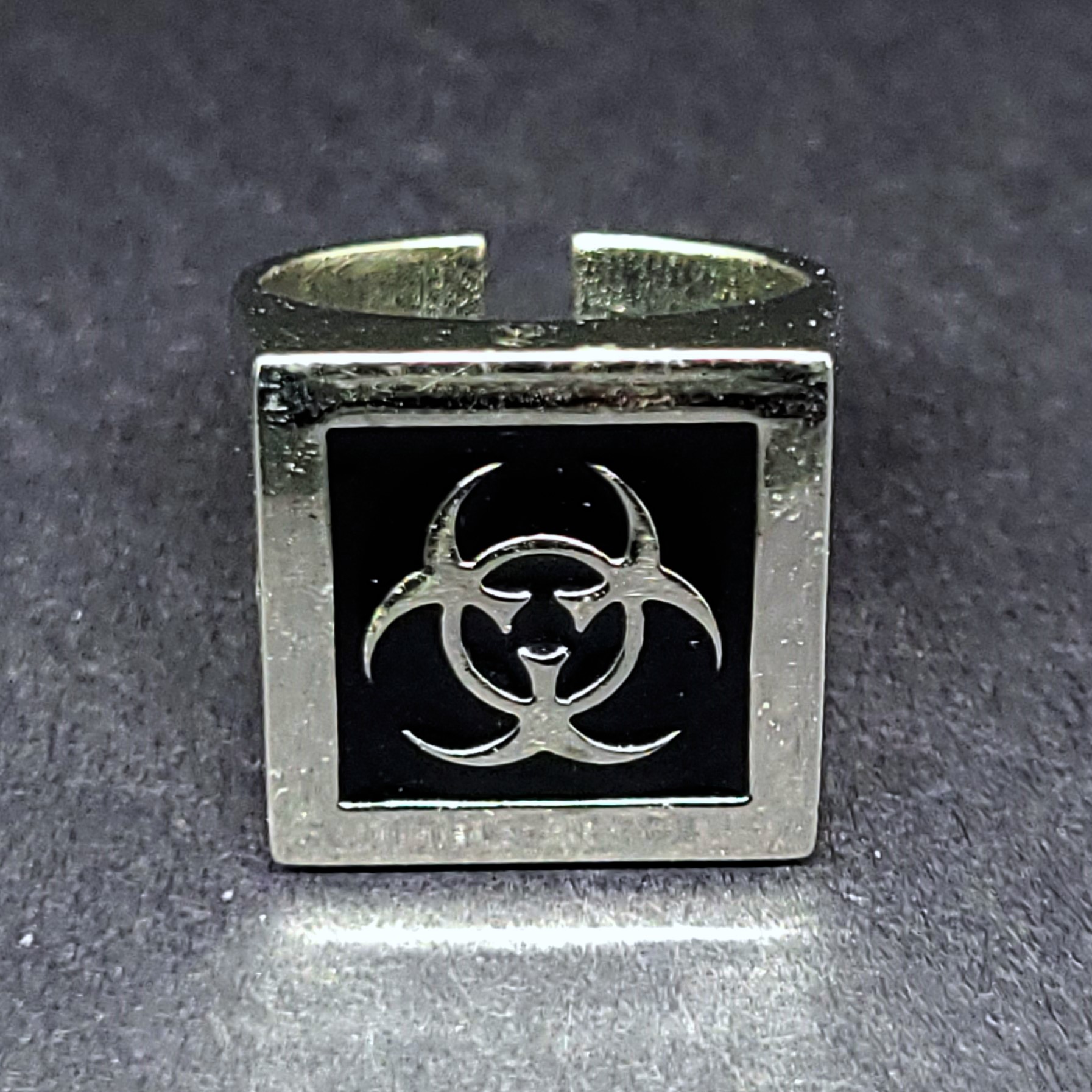 BIOHAZARD 3 Biological Hazard Symbol Metal Ring (SILVER) - 1999 Capcom Resident Evil Hong Kong Comics
