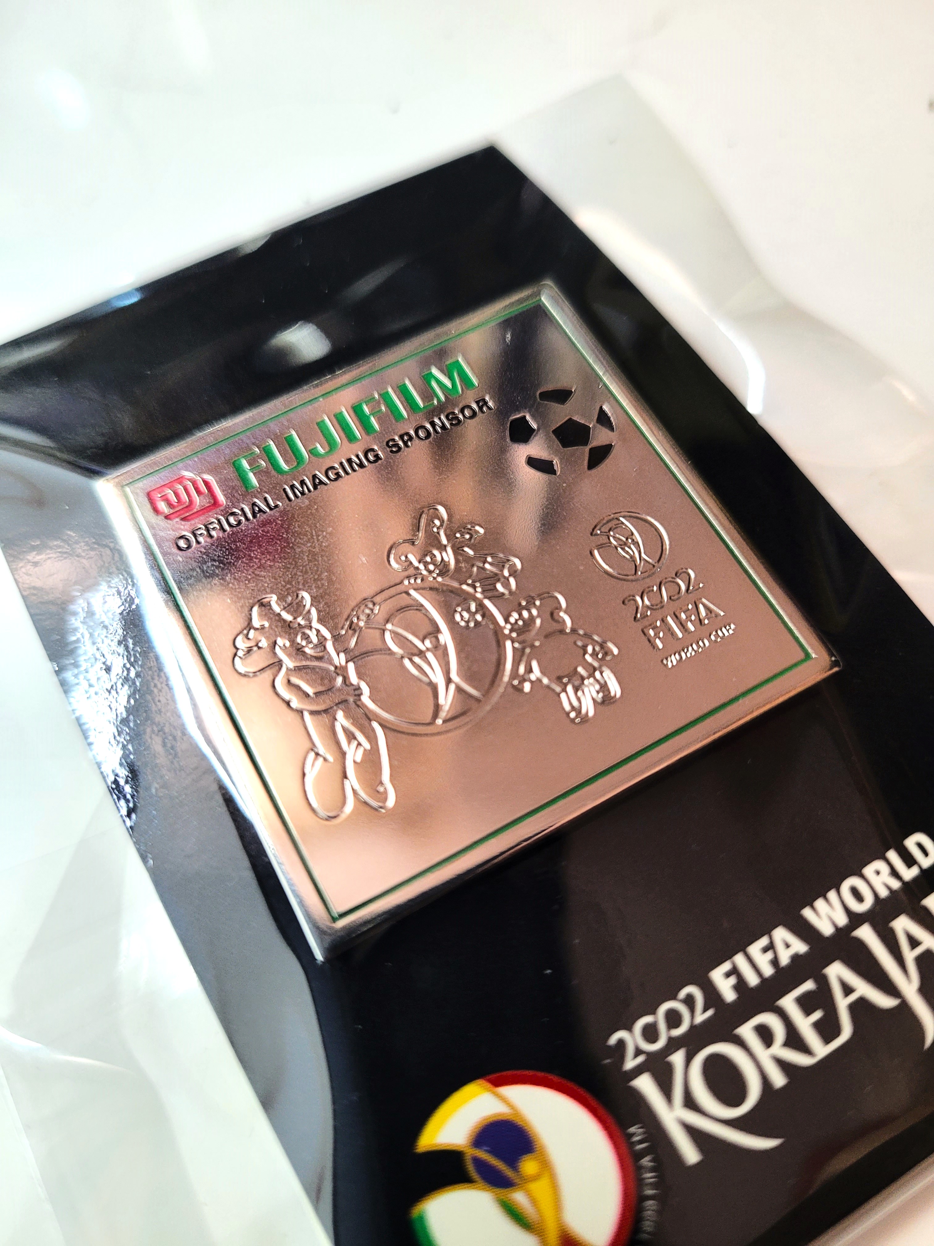 2002 Fifa World Cup Korea Japan FUJIFILM Silver Metal Pin Badge Brand New