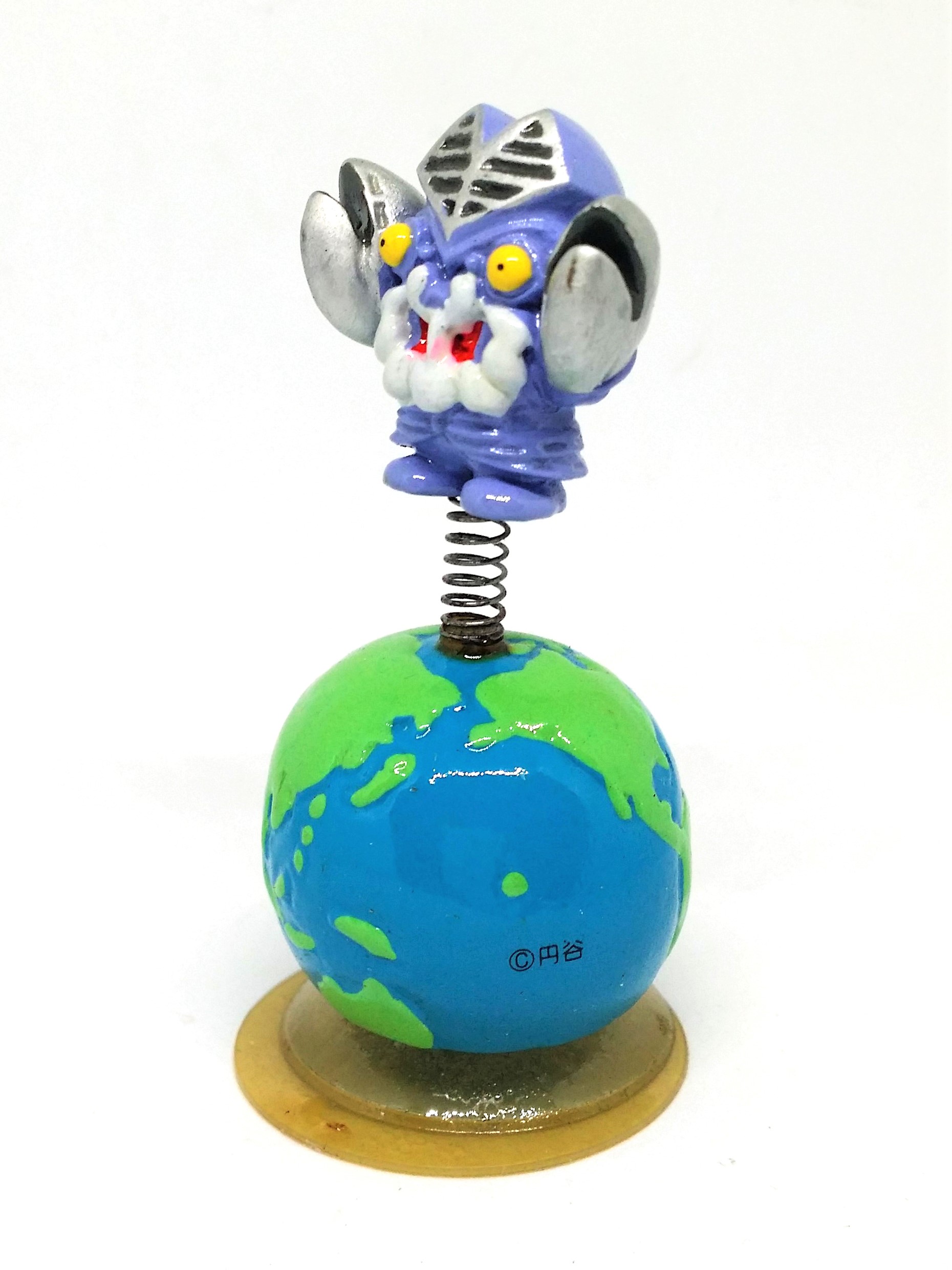 Ultraman Monster Alien Baltan w/ Earth Car Dashboard Toy (Suction Cup Base)