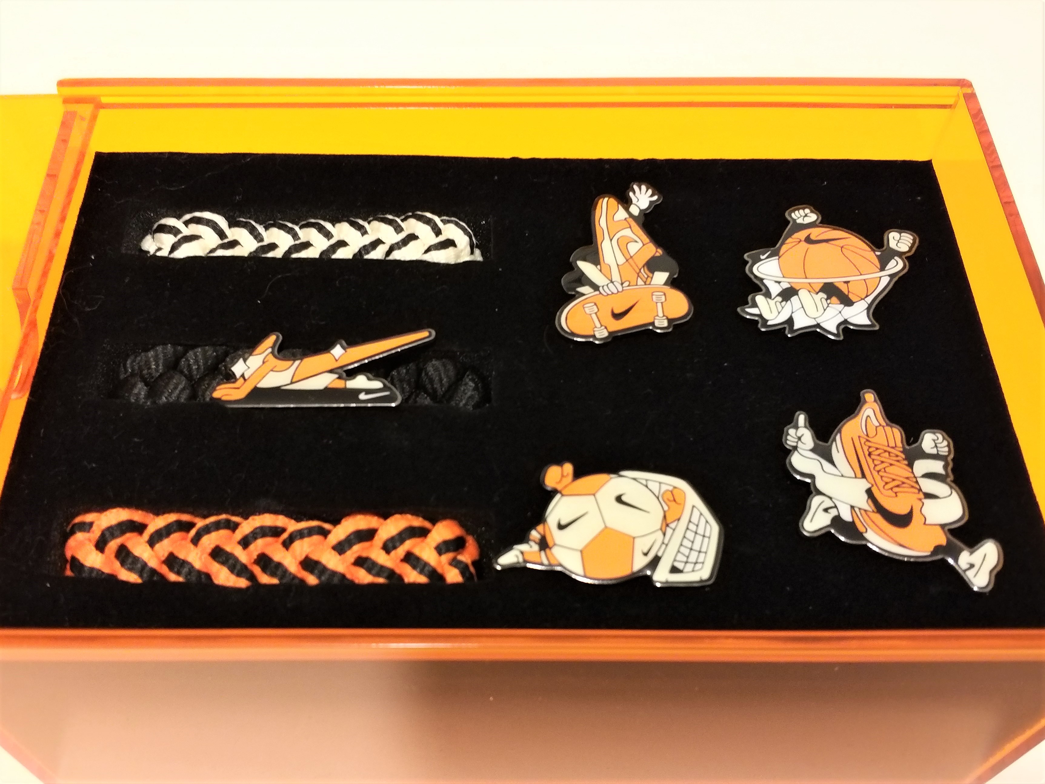 Nike Shoelace Charms & Nylon Braided Bracelets Set w/ Acrylic Display Box - 2021 Brand New