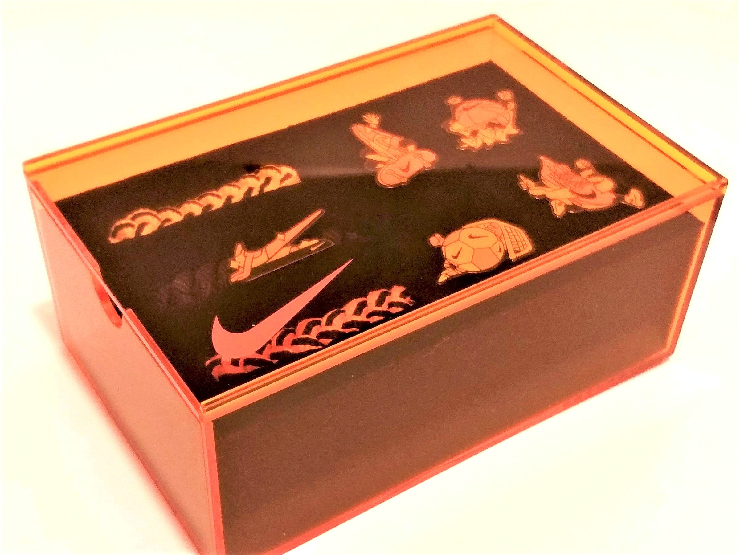 Nike Shoelace Charms & Nylon Braided Bracelets Set w/ Acrylic Display Box - 2021 Brand New
