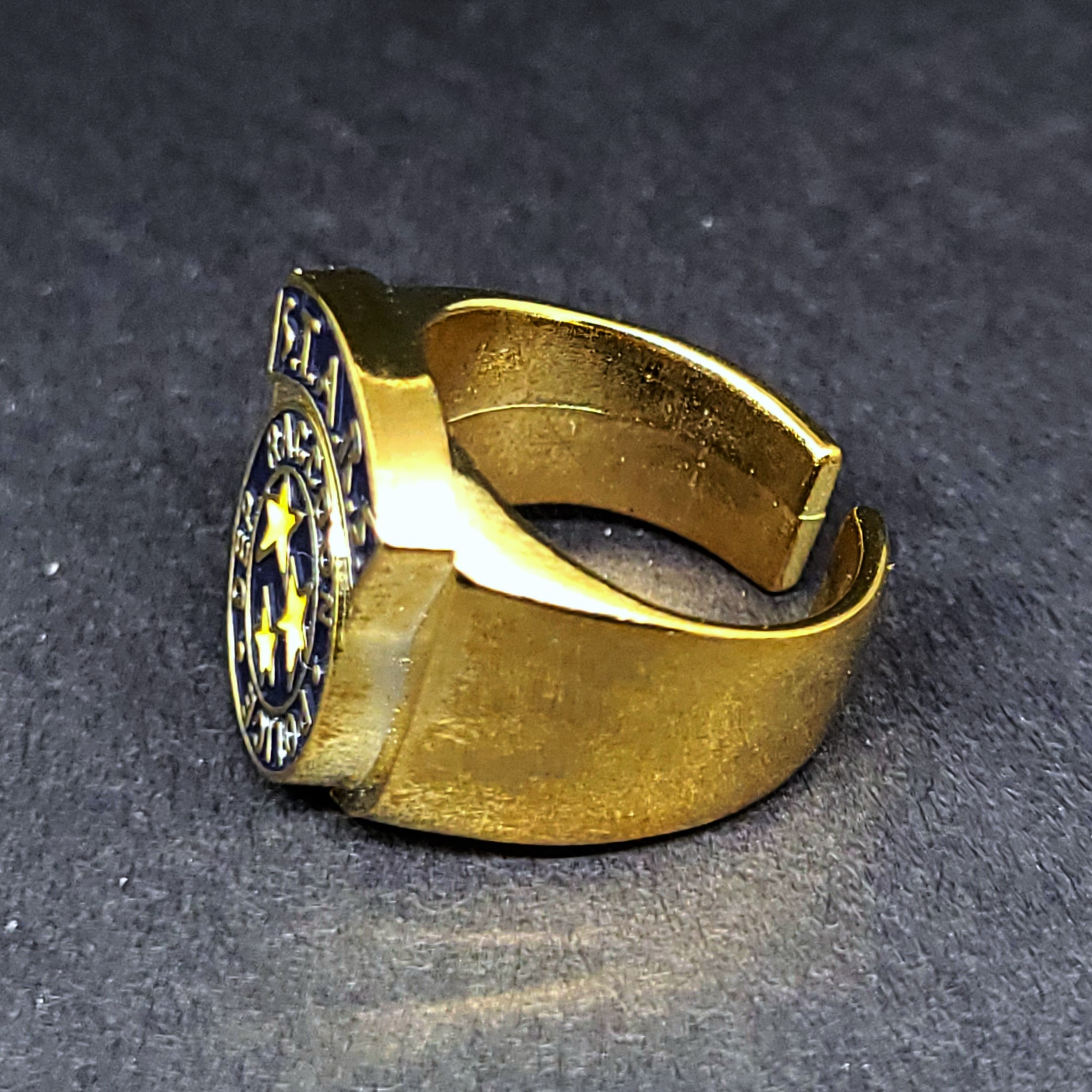 BIOHAZARD 3 S.T.A.R.S. Metal Ring (GOLD) - 1999 Capcom Resident Evil Hong Kong Comics