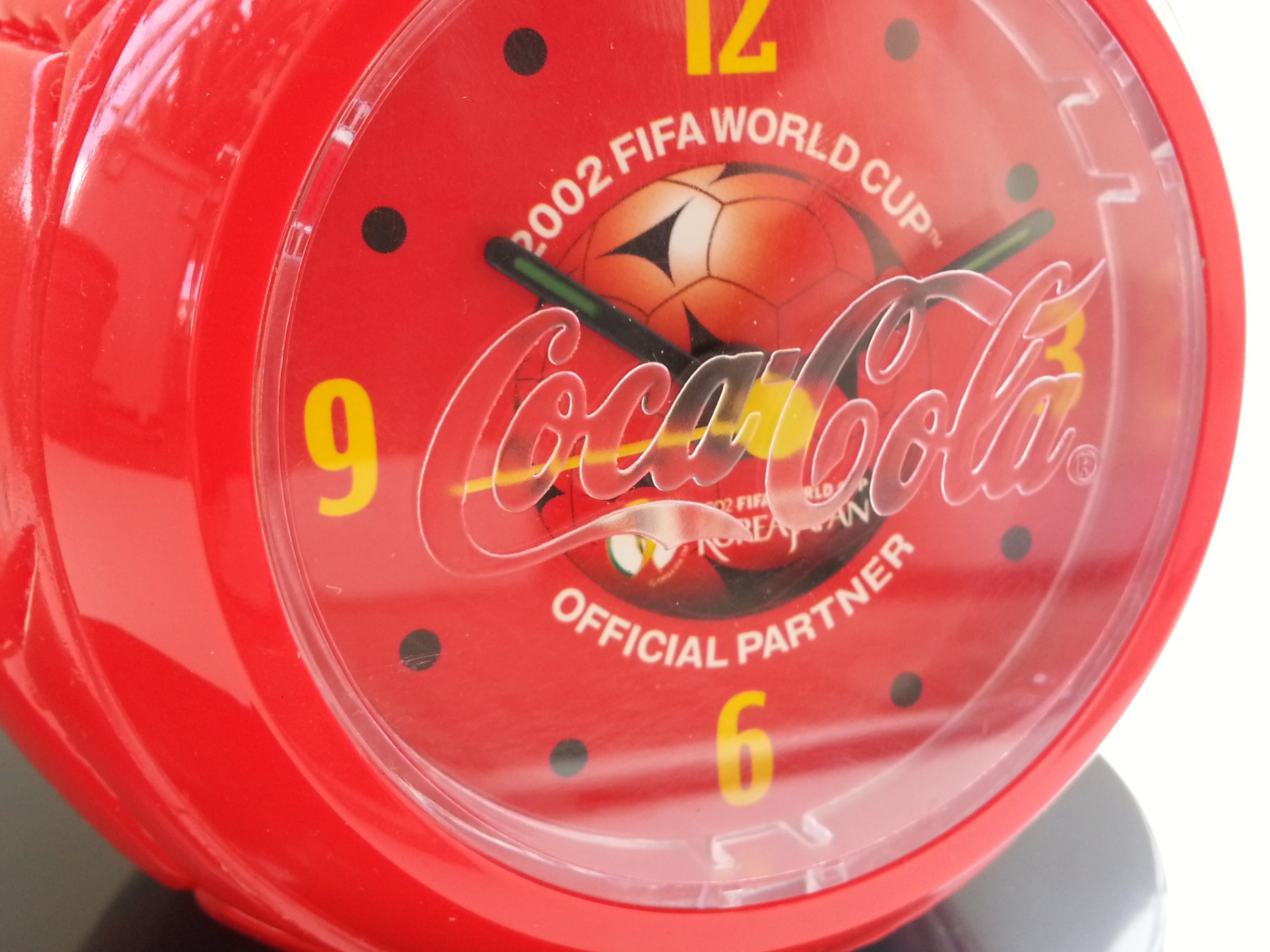 Coca Cola 2002 Fifa World Cup Korea Japan Trophy w/ Soccer Ball Desk Clock