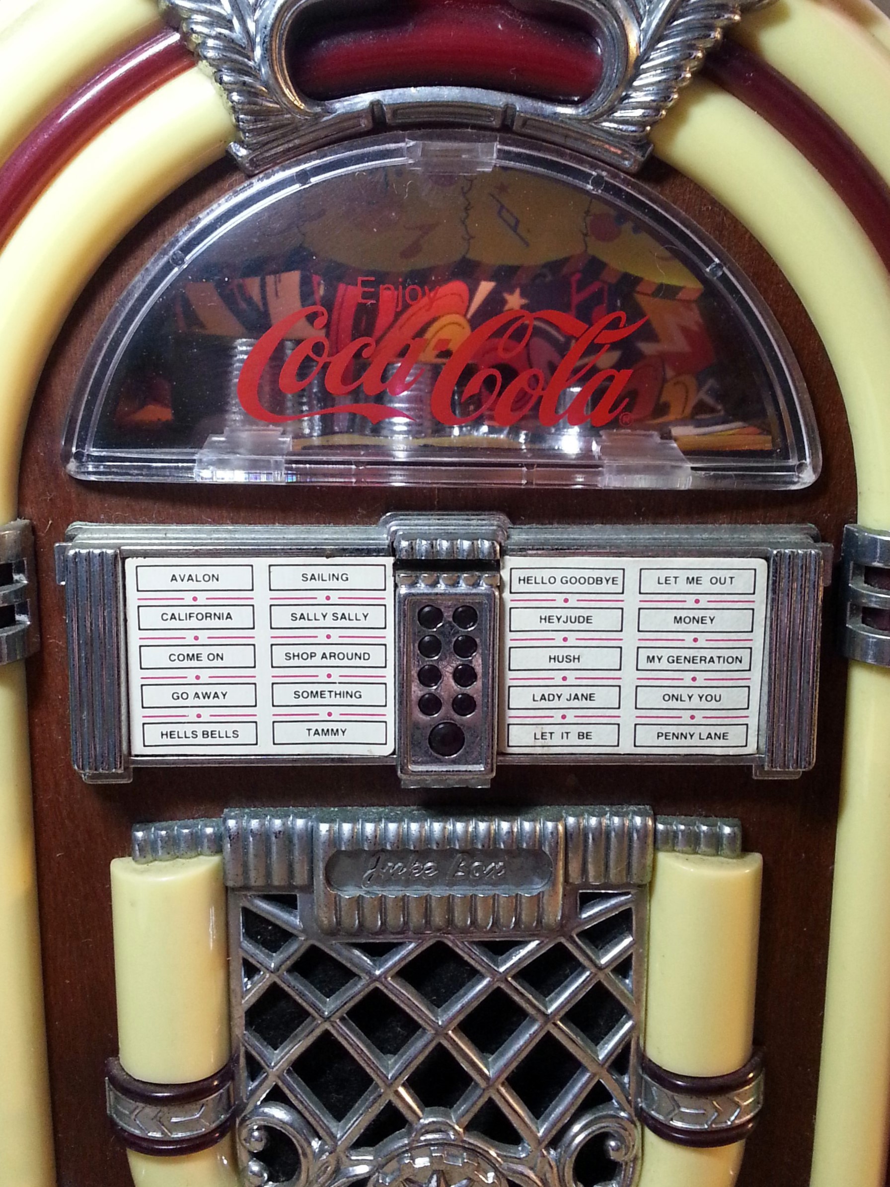 Coca Cola Wooden Portable Jukebox 8" AM/FM Radio - Vintage 1985