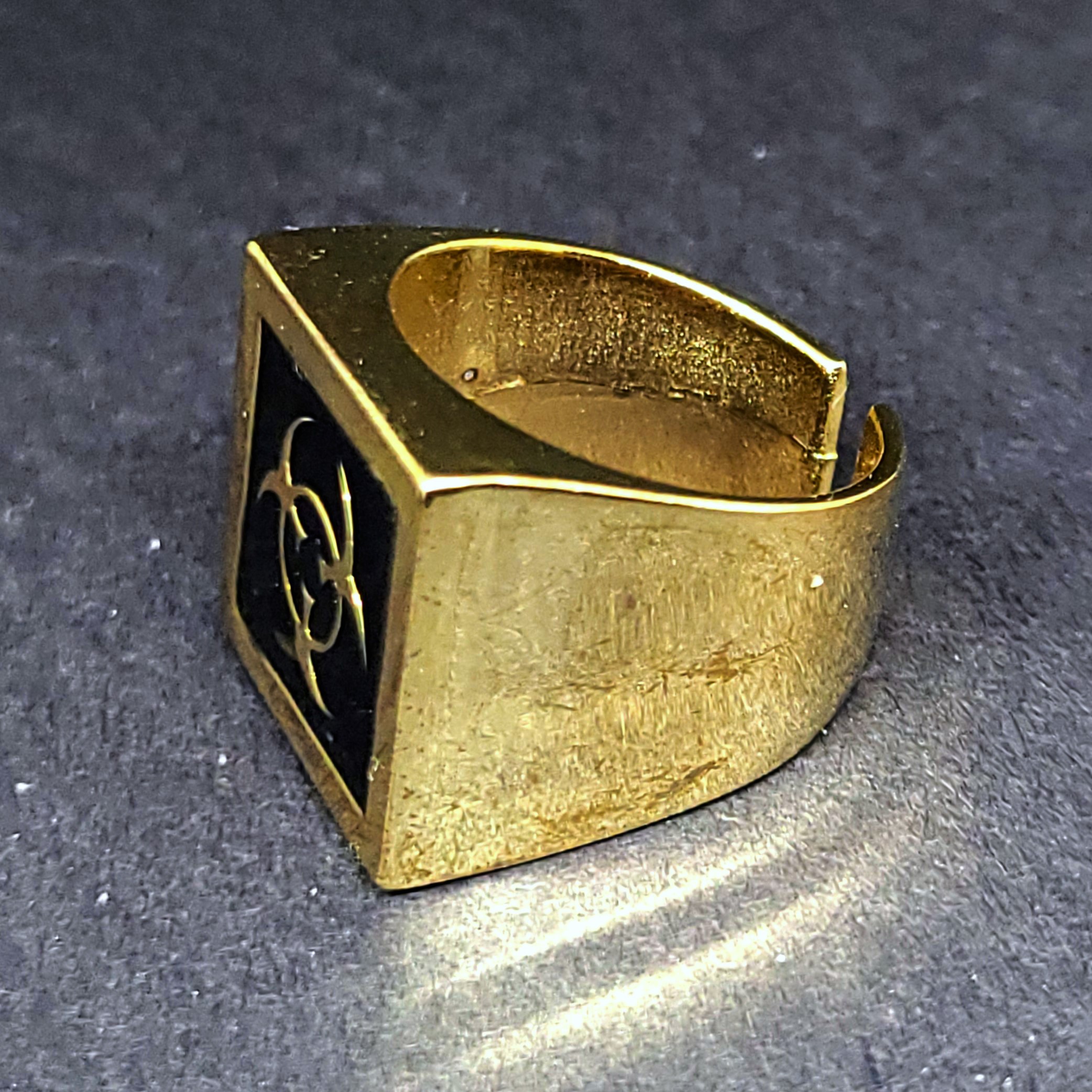 BIOHAZARD 3 Biological Hazard Symbol Metal Ring (GOLD) - 1999 Capcom Resident Evil Hong Kong Comics