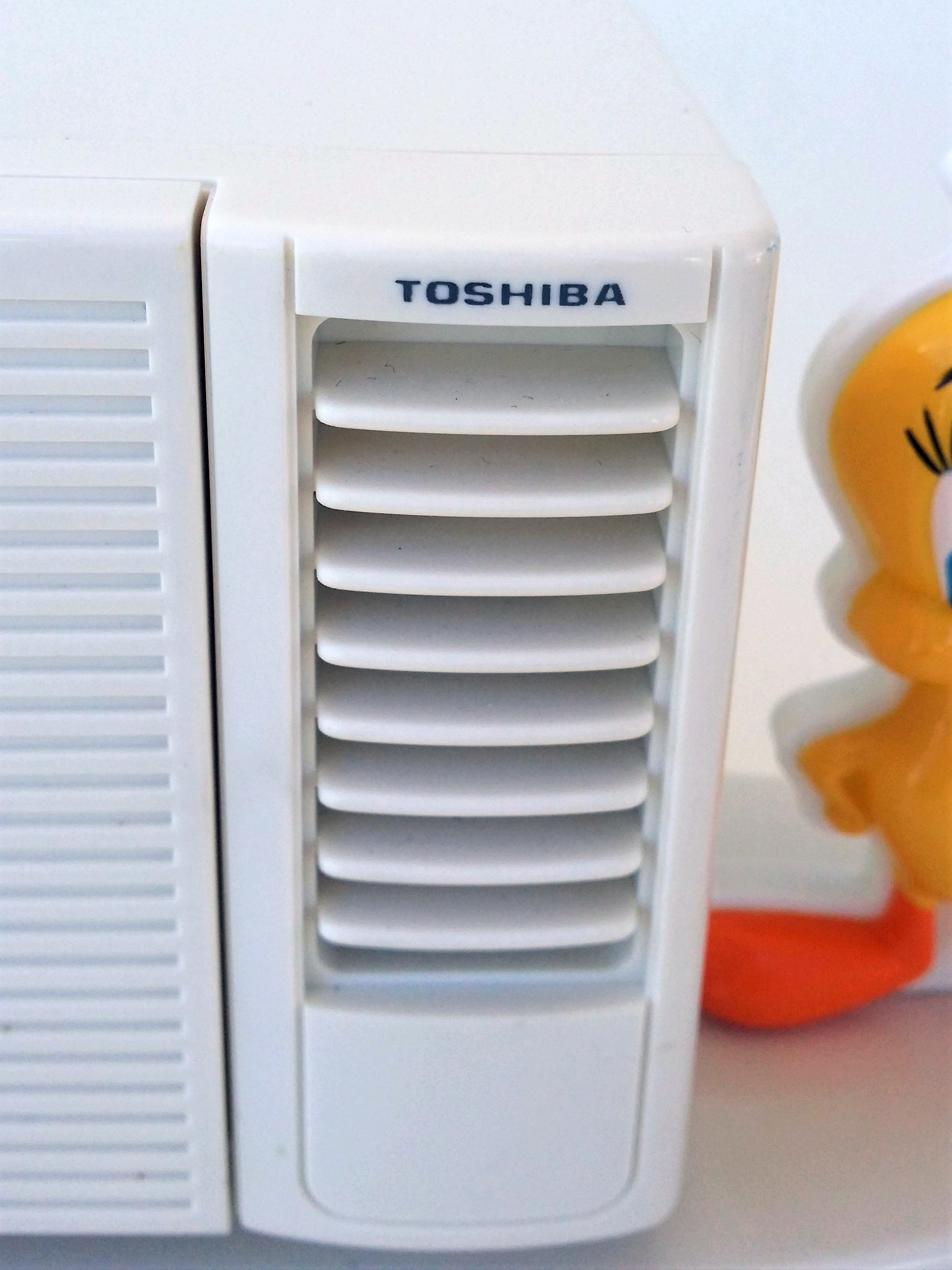 Toshiba x Looney Tunes AM/FM Radio - Tweety And ‎Sylvester w/ Air Conditioner VTG NFS