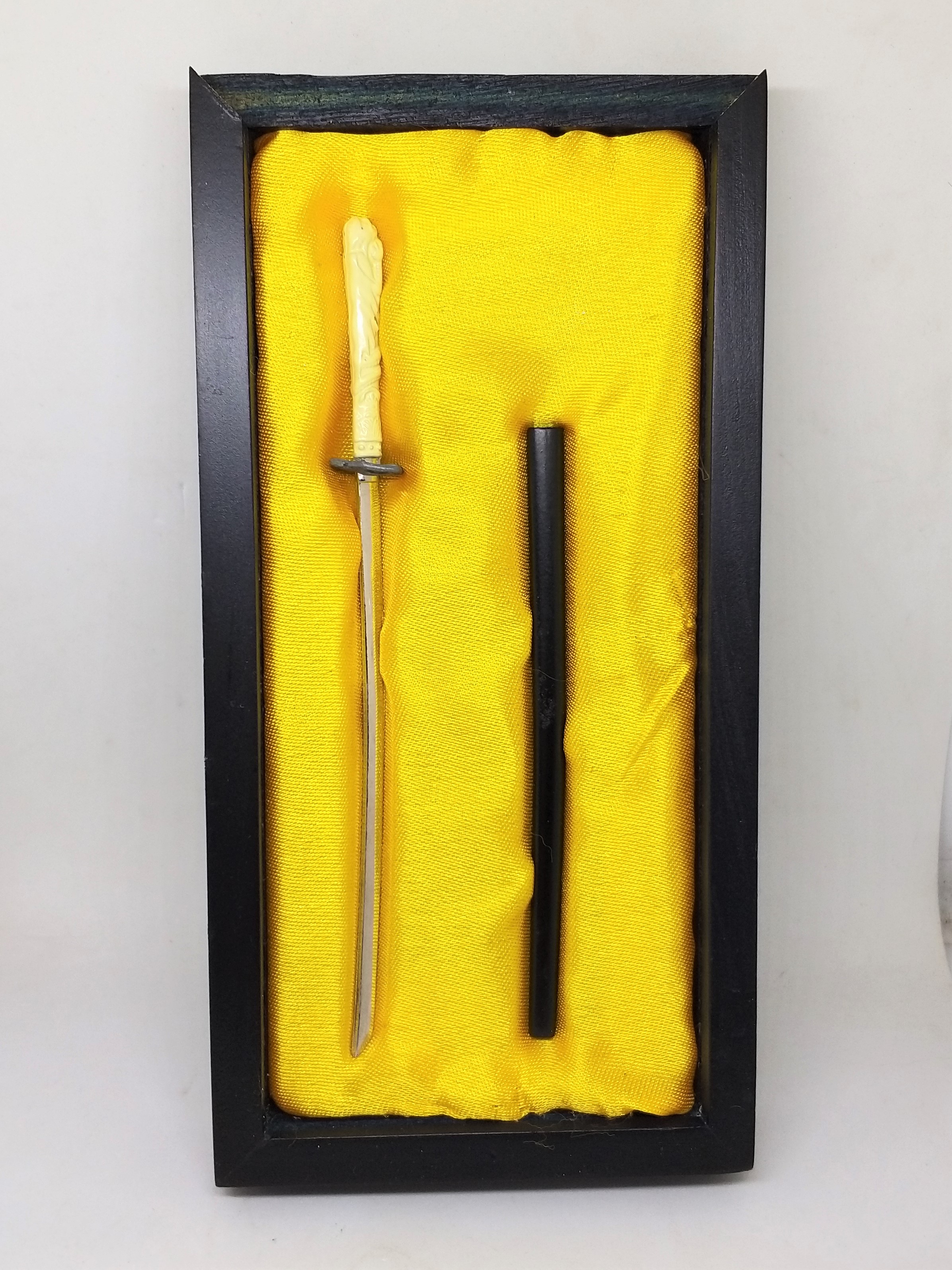 The King Of Fighters Sword of Kusanagi w/ Glass Lid Wooden Box - 1999 SNK KOF Hong Kong Comics