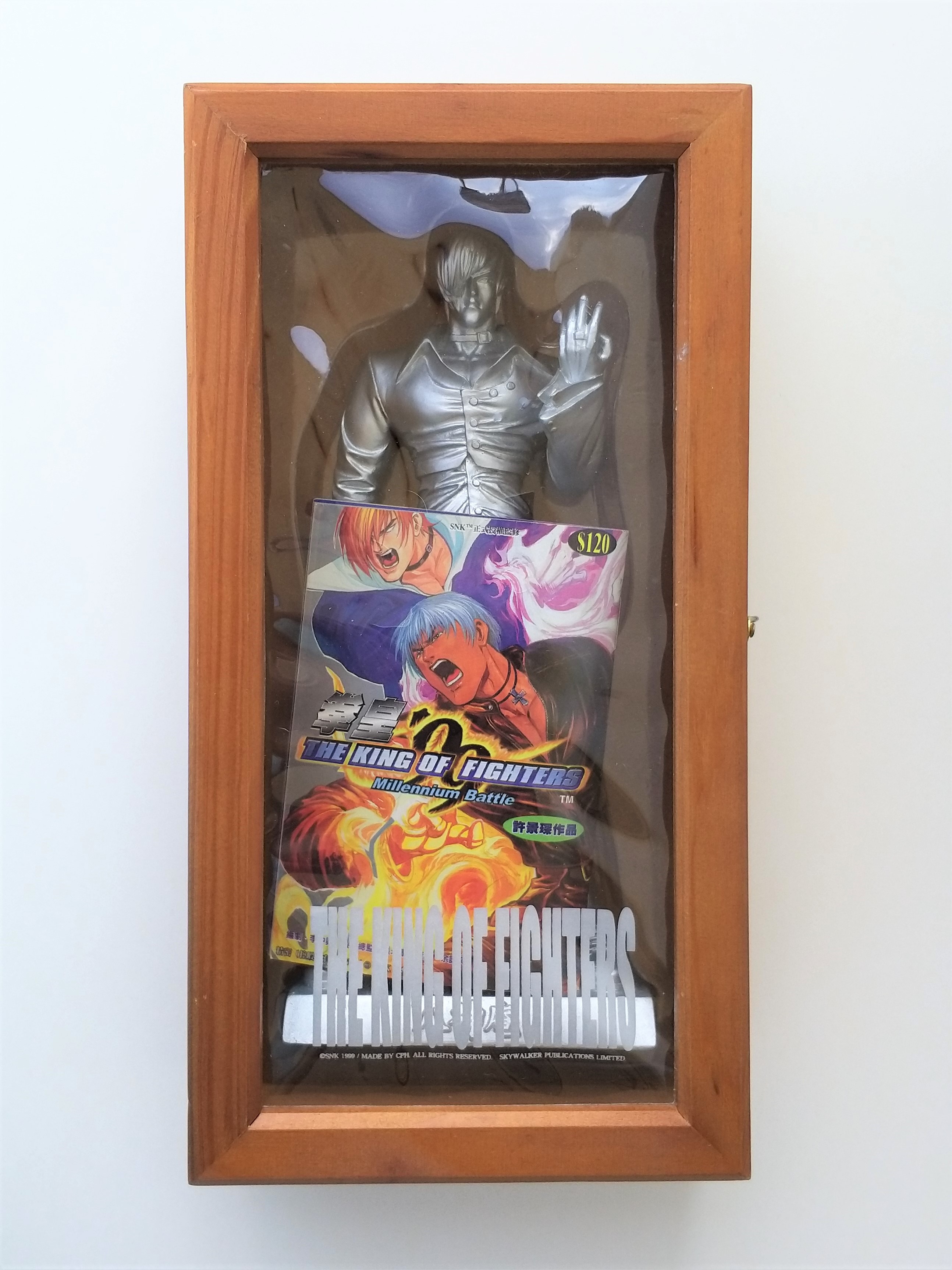 The King Of Fighters 99 Iori Statue + HK Mini Comic Vol.1 w/ Wooden Display Box - 1999 SNK KOF Hong Kong Comics