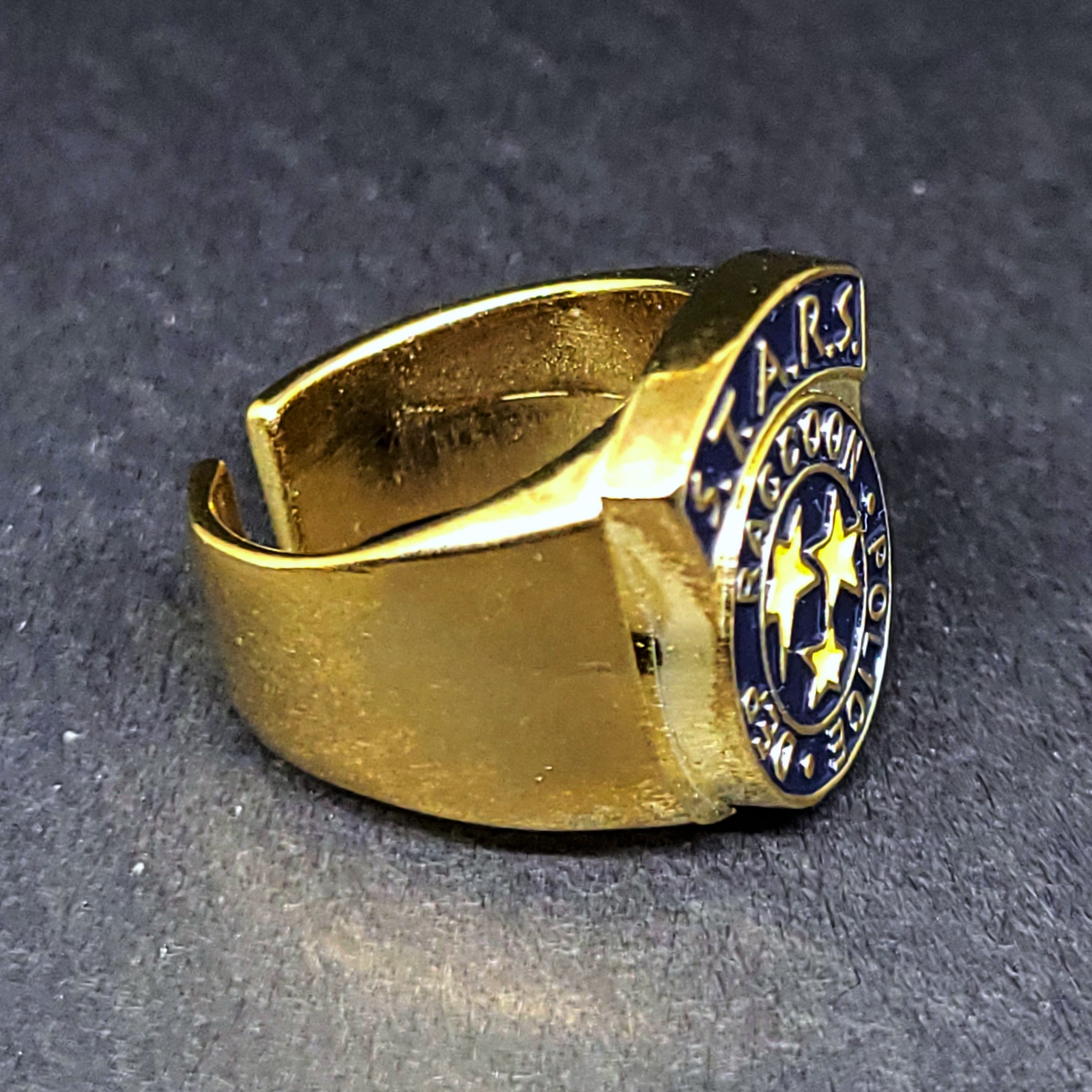 BIOHAZARD 3 S.T.A.R.S. Metal Ring (GOLD) - 1999 Capcom Resident Evil Hong Kong Comics