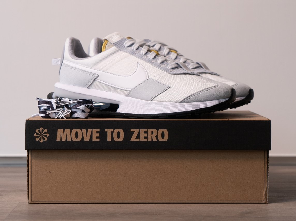 Nike Air Max Pre-Day Shoelaces (B&W) & Lace Locks Charms (Air & Swoosh) - 2021 HK exclusive