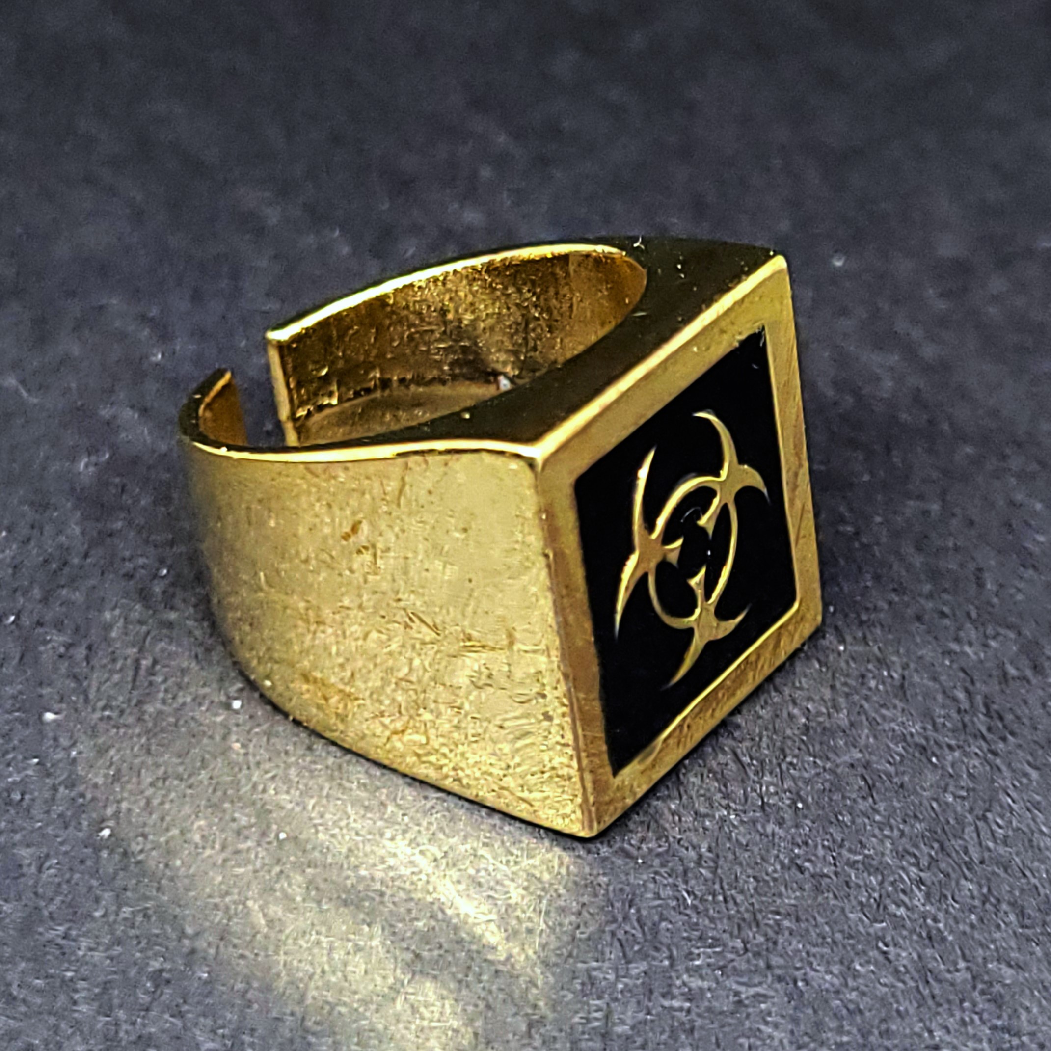 BIOHAZARD 3 Biological Hazard Symbol Metal Ring (GOLD) - 1999 Capcom Resident Evil Hong Kong Comics