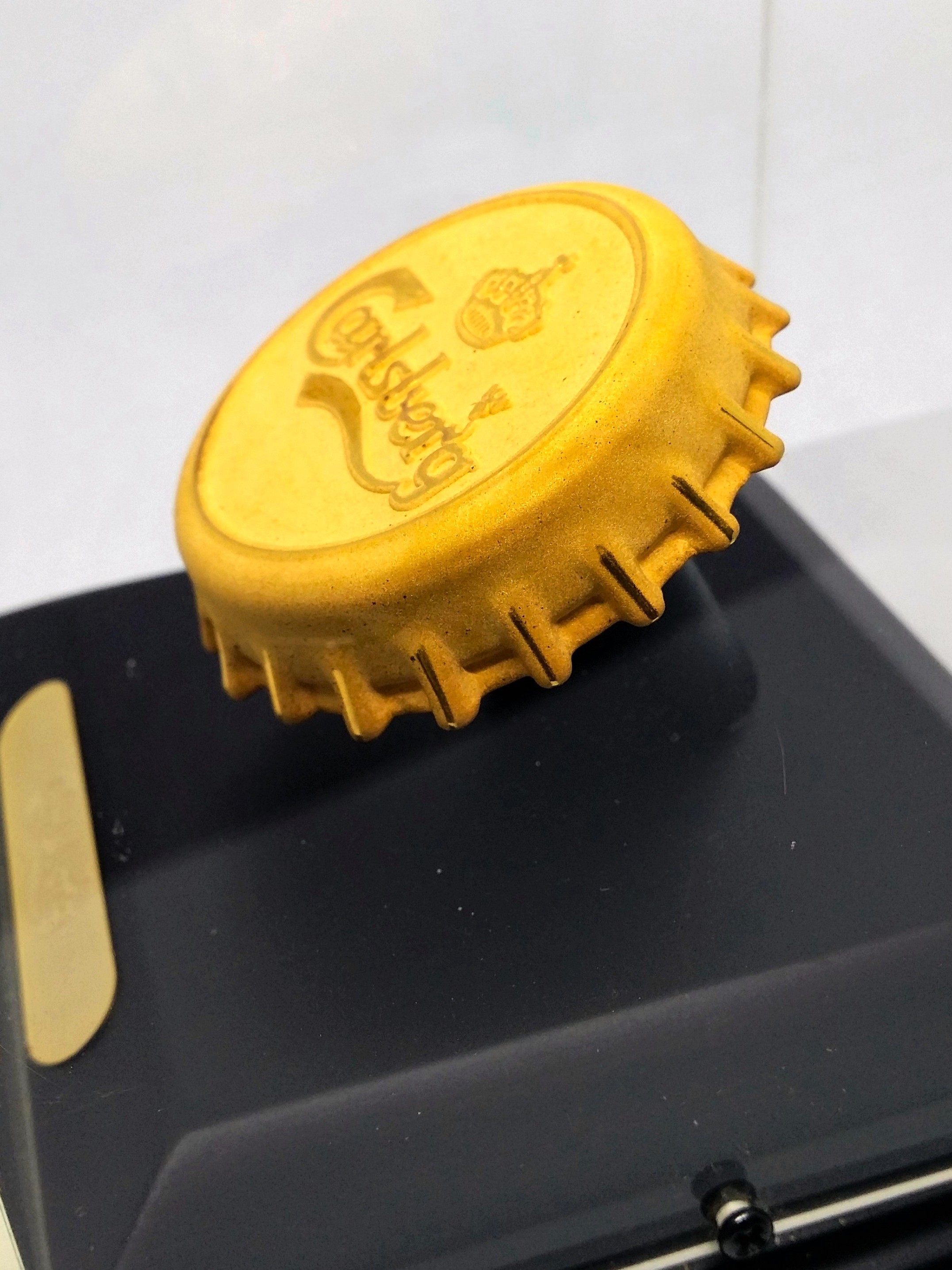 Carlsberg Beer 24k Gold Plated Bottle Cap - 1990s Sweepstake Prize NIB