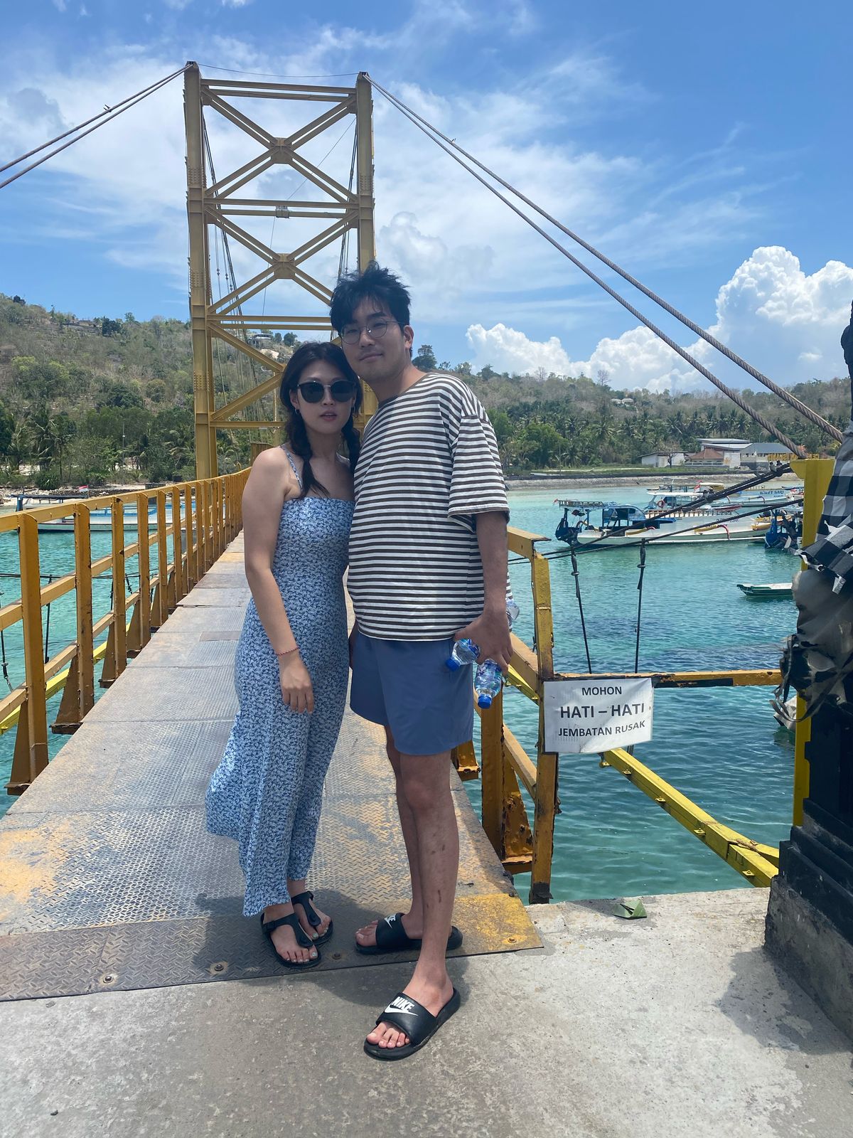 Dress motif bunga biru