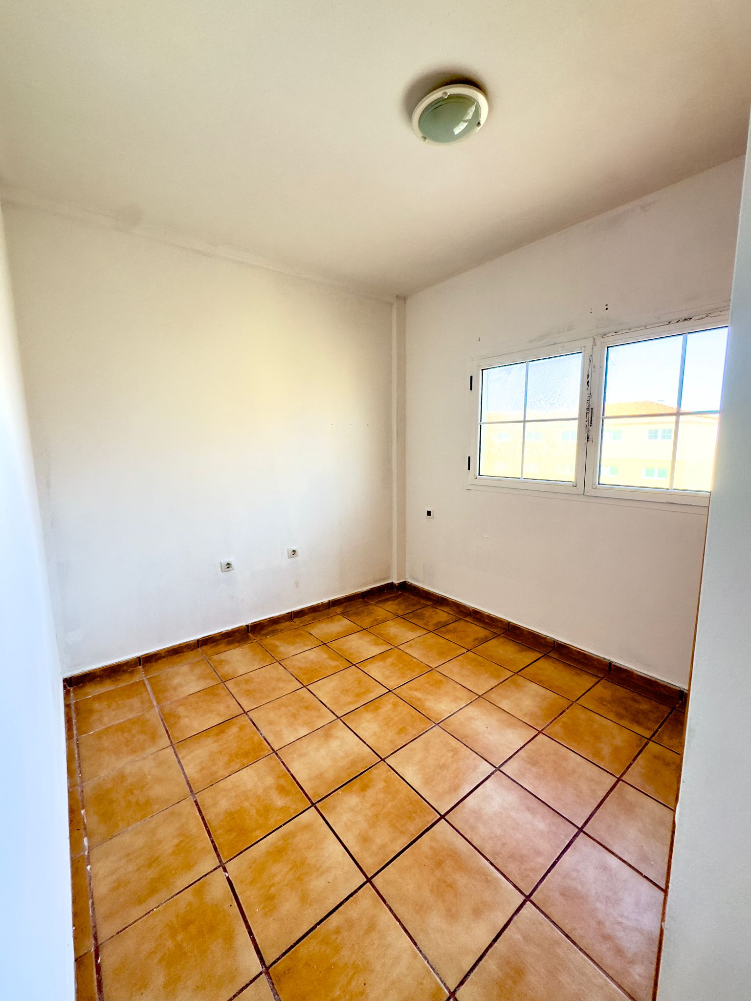 Ampia casa a Costa de Antigua con vista mare e piscina condominiale