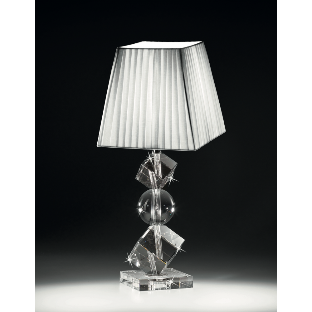 Lampada in cristallo con elementi quadri e tondi