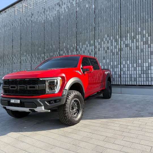 Ford F-150 Lariat – 2022 – V6 - 2.7 turbo Full Raptor Body Kit – Full Option – Like New