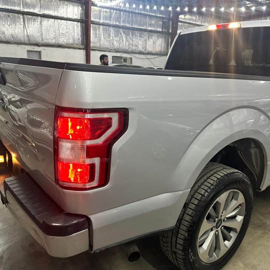 🇺🇸 2018 Ford F-150 Super Cab — Silver — Excellent Condition