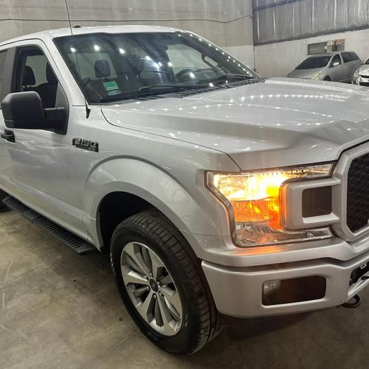 🇺🇸 2018 Ford F-150 Super Cab — Silver — Excellent Condition
