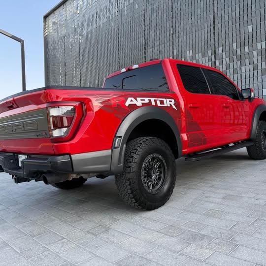 Ford F-150 Lariat – 2022 – V6 - 2.7 turbo   Full Raptor Body Kit – Full Option – Like New 