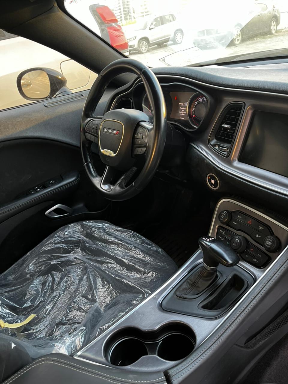 Dodge Challenger R/T V8 — Black — Excellent Muscle