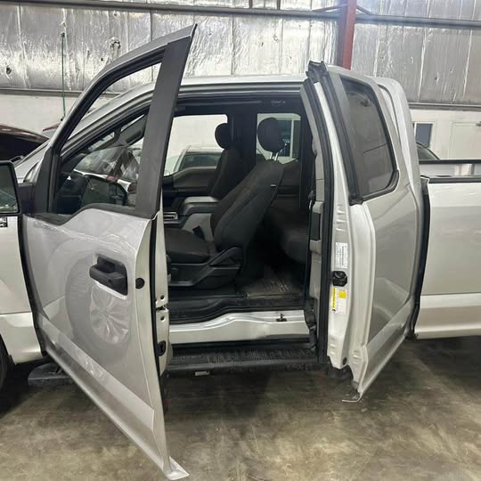 🇺🇸 2018 Ford F-150 Super Cab — Silver — Excellent Condition