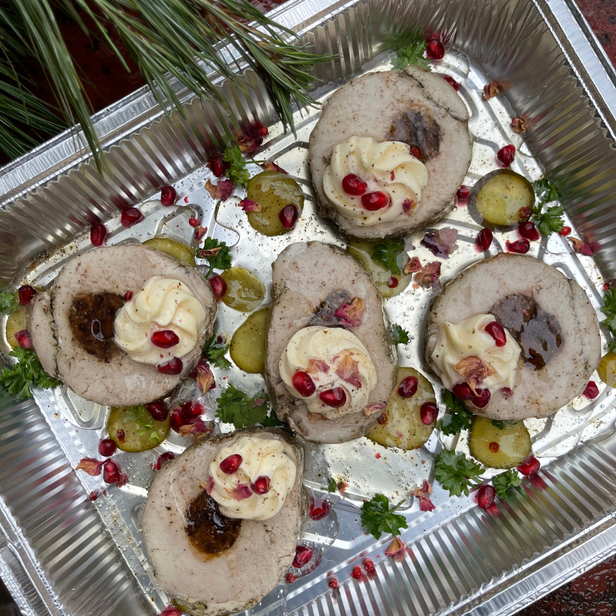 Schab wolno pieczony w galarecie z pieczonym porem