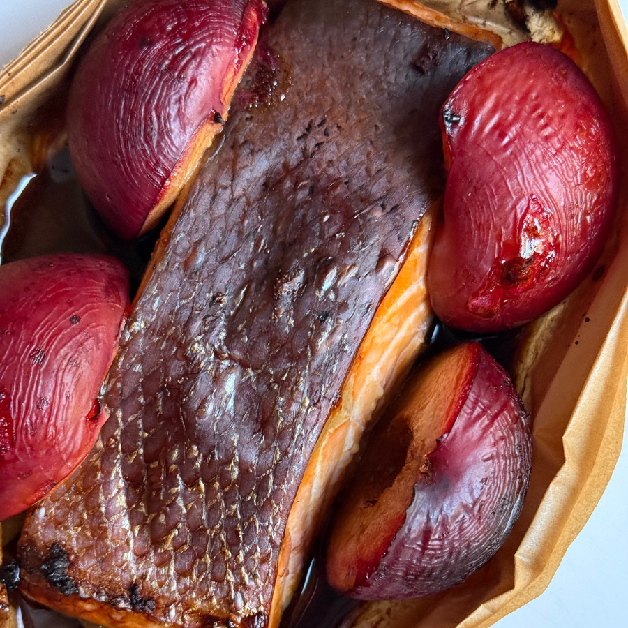  Łosoś w marynacie miodowo-sojowej z czosnkiem