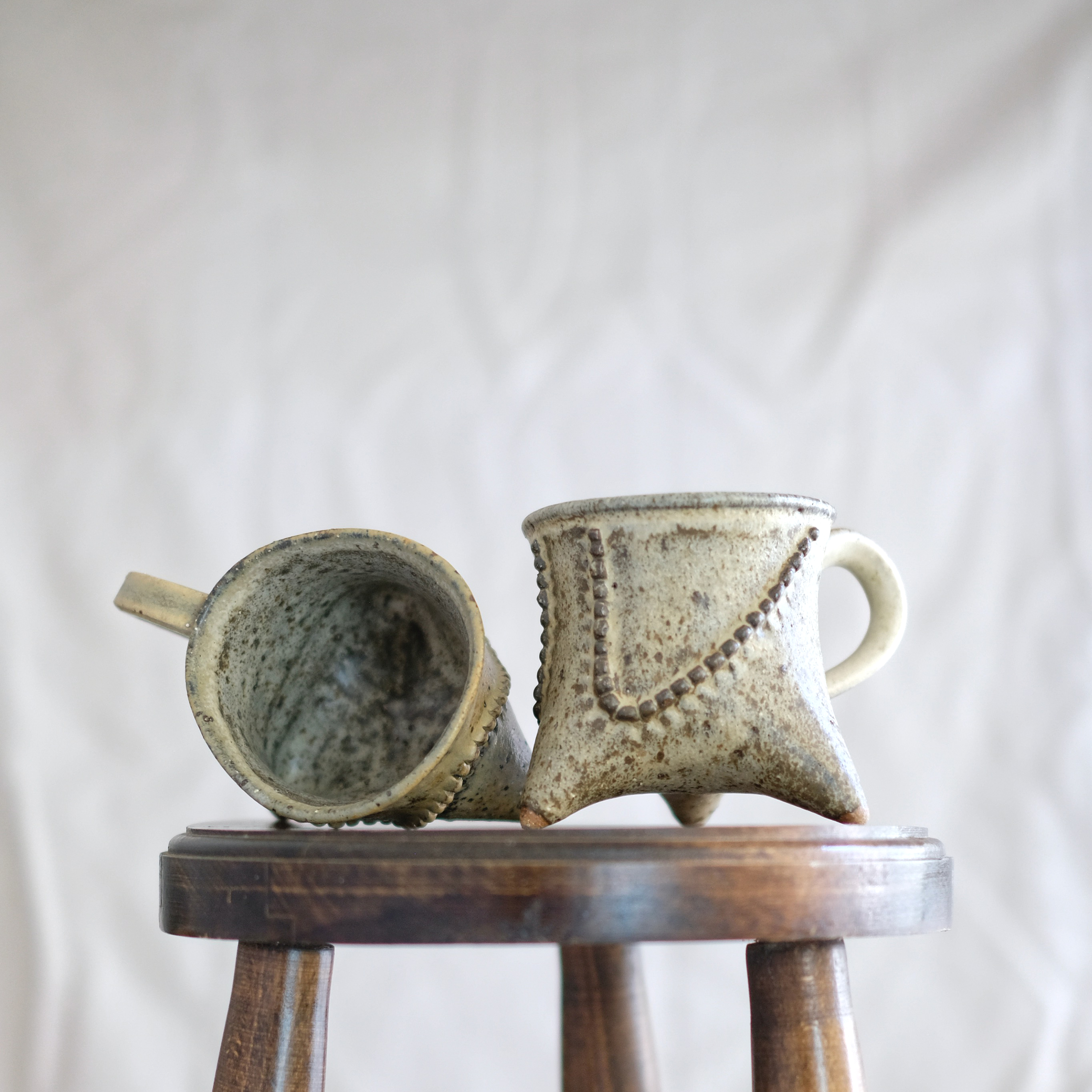 TASSE TRIPODE