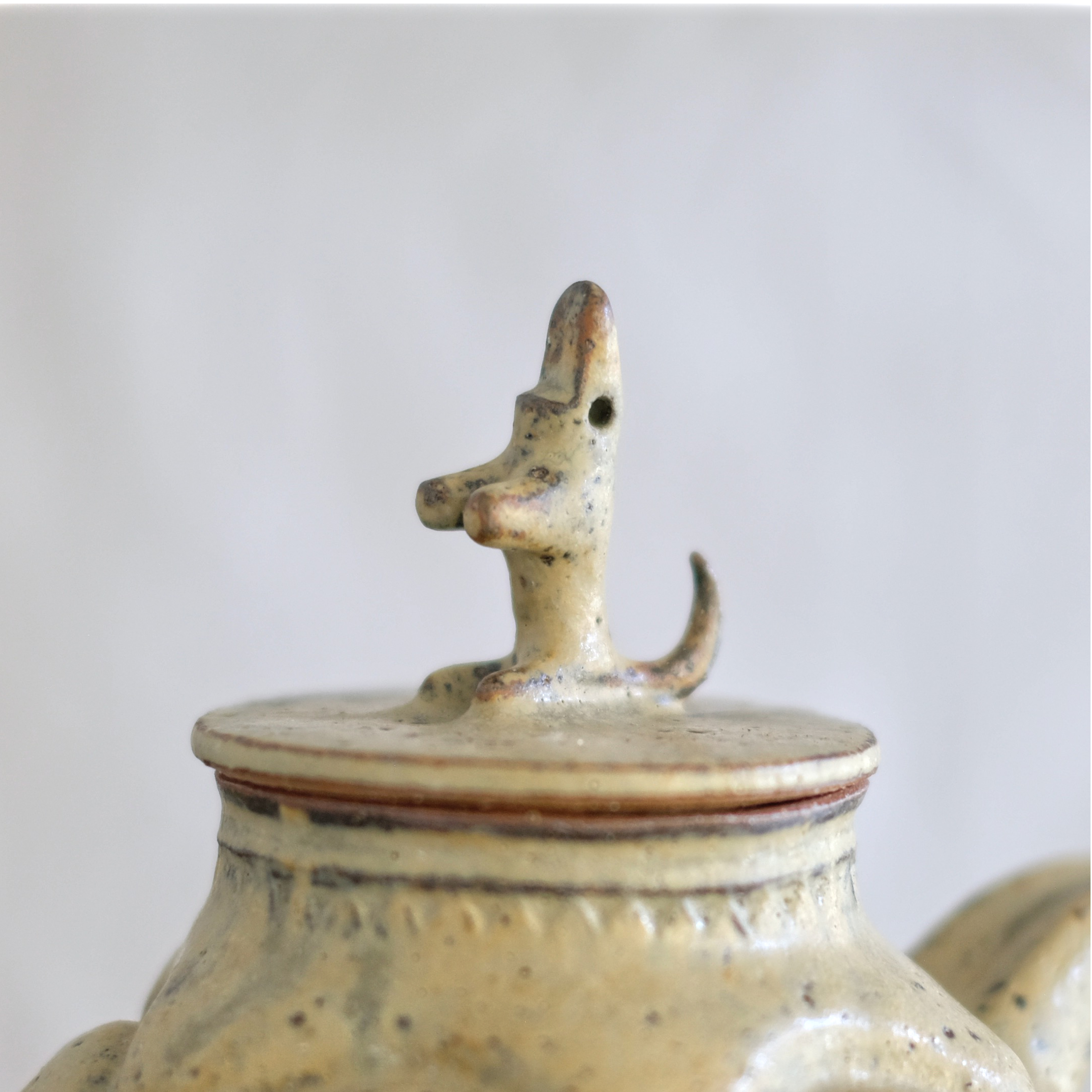 THEIERE ANTHROPOMORPHE