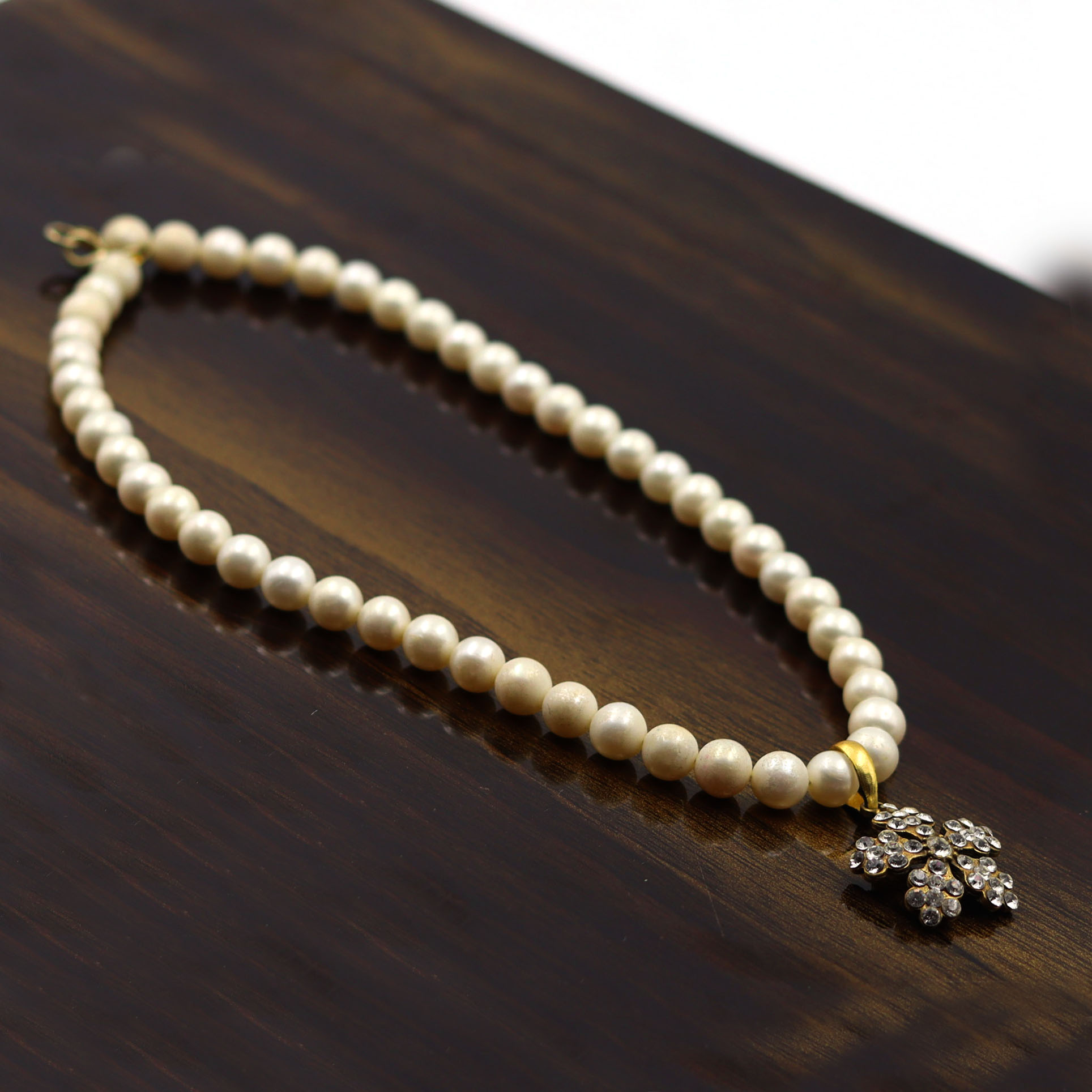 PNG0013-GOLD PLATED PEARL SEATED NECKLACE