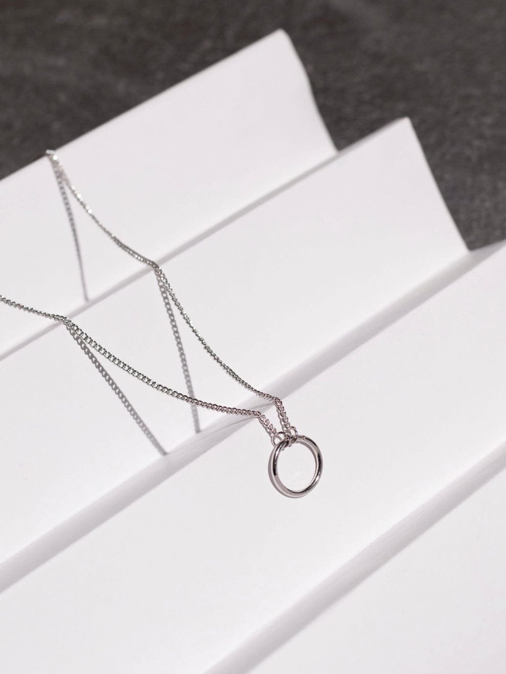 KG0008-Minimalist Silver Circle Necklace