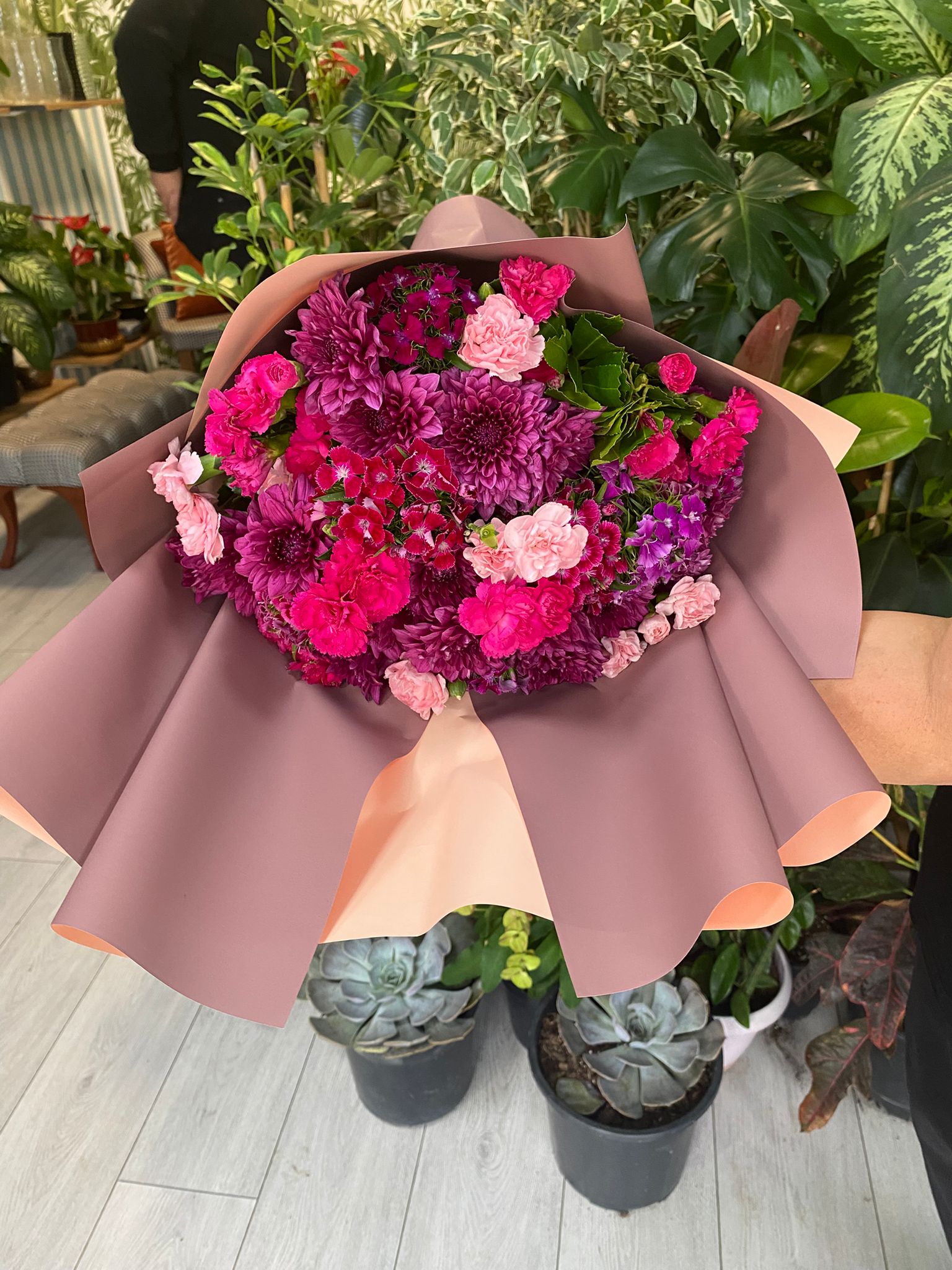 Pembe ve Mor Çiçek Buketi