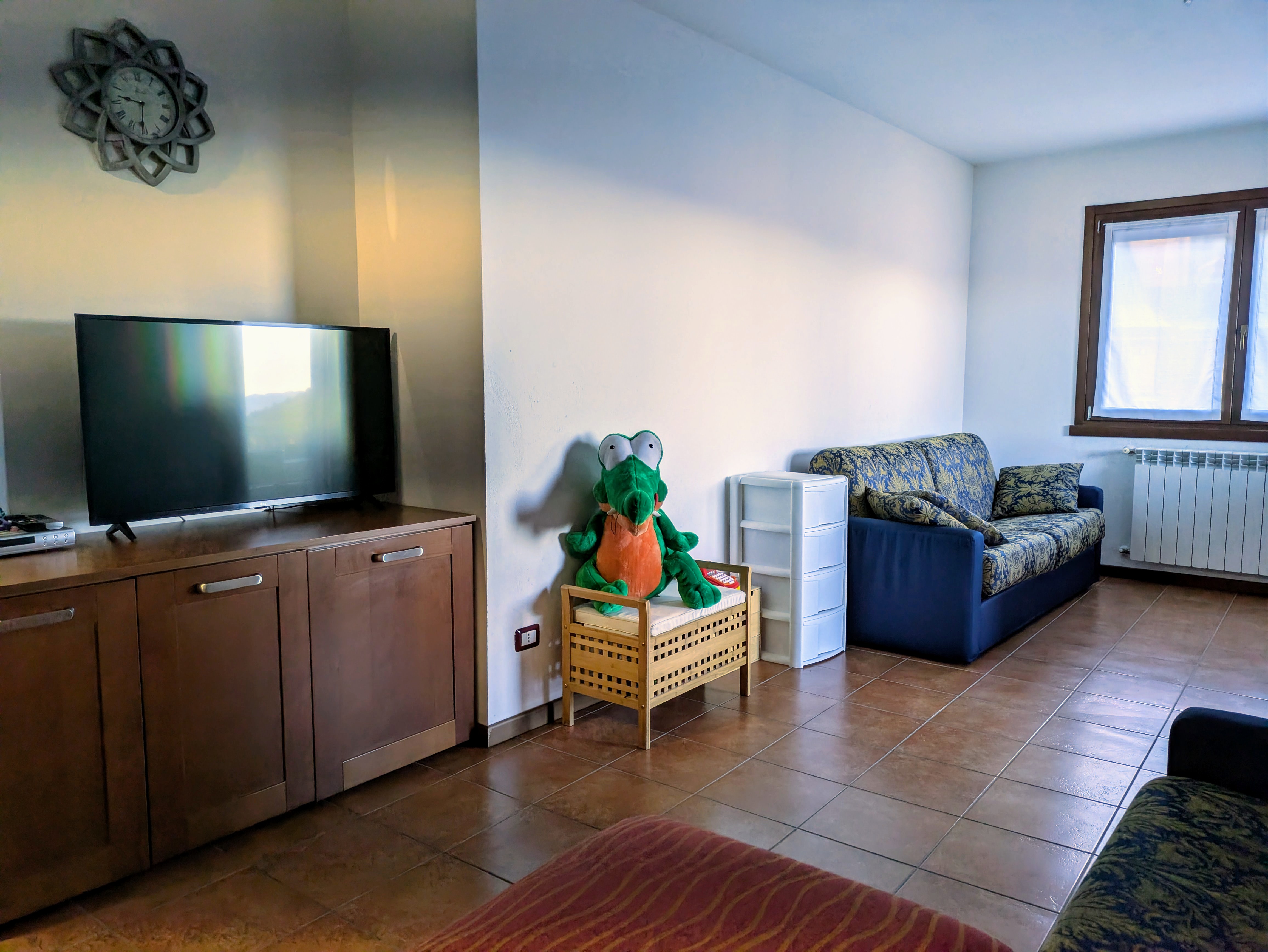 Trilocale con grande terrazzo vista valle