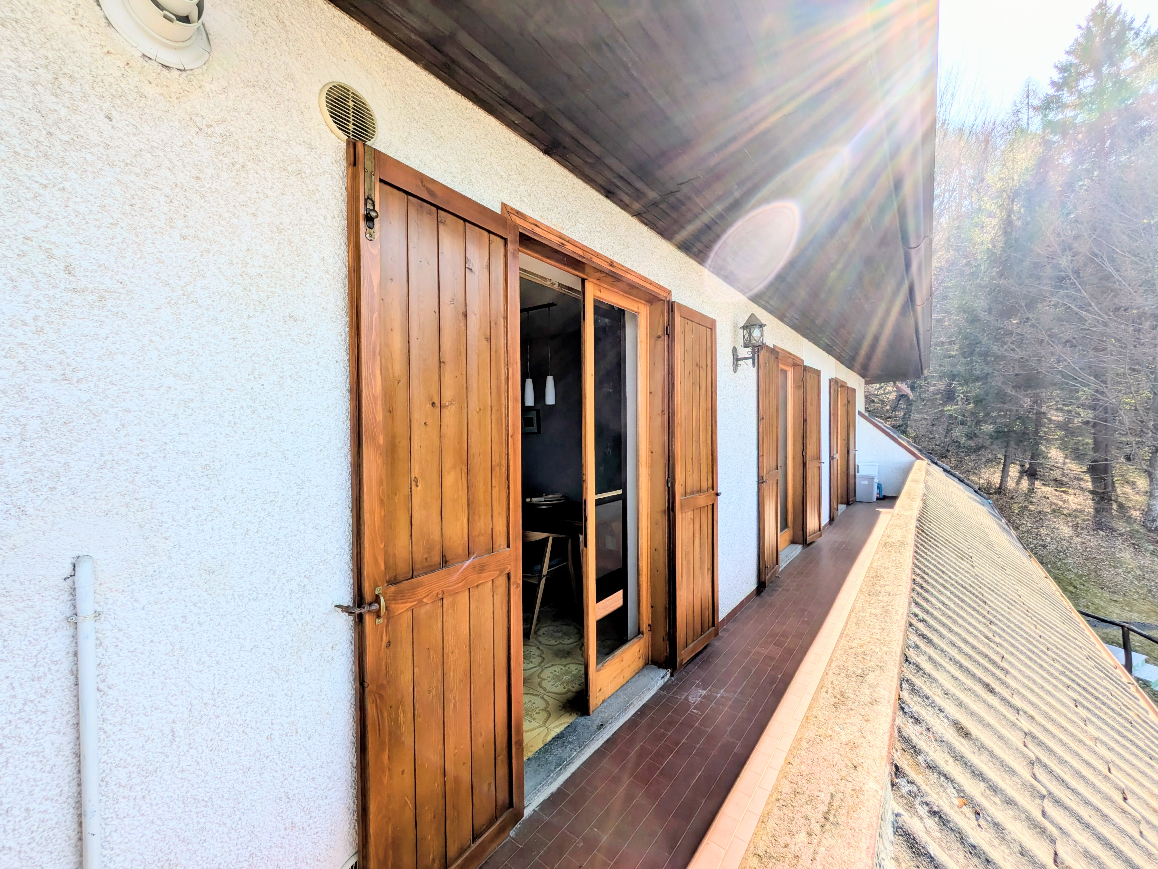 Trilocale con balconata pamoramica e box