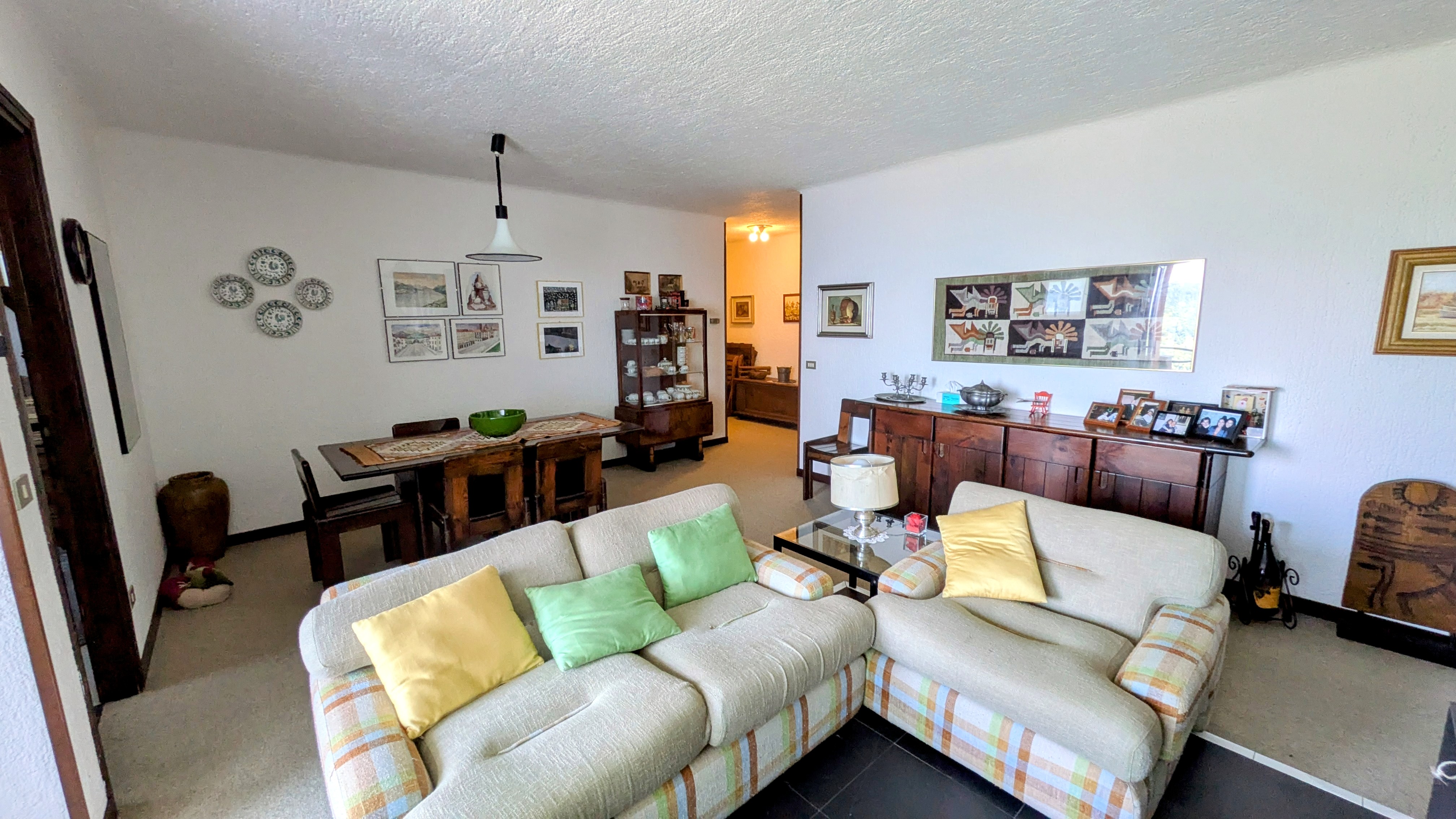 Trilocale con doppi servizi finestrati e vista panoramica