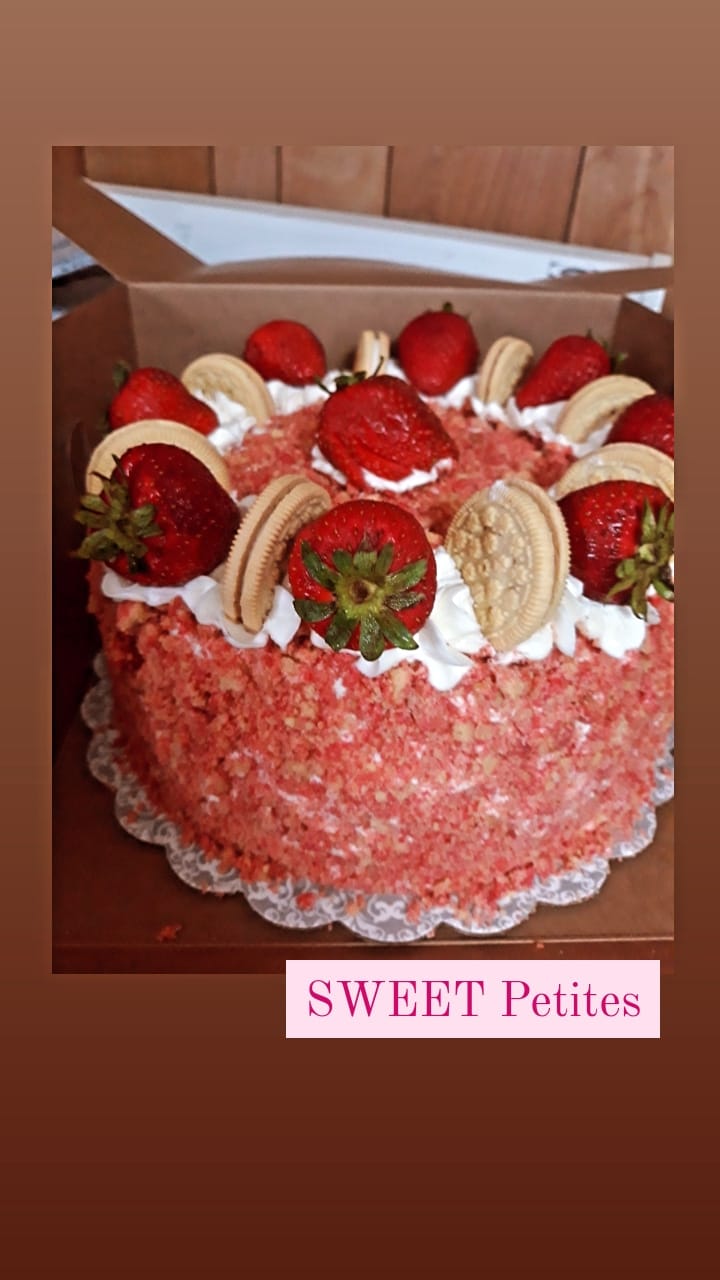Strawberry Crunch Cake
