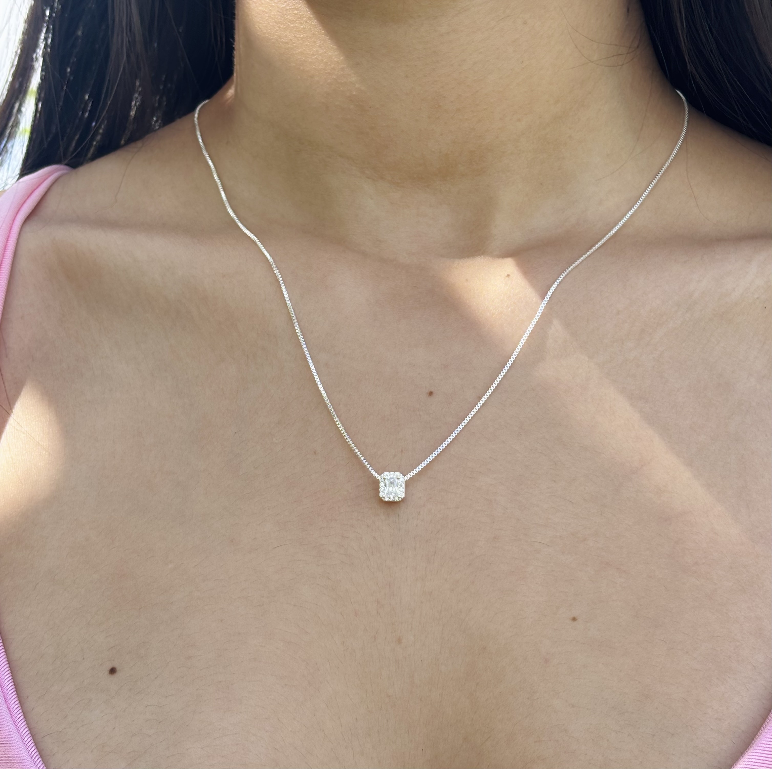 Colar Quadrado Cravejado