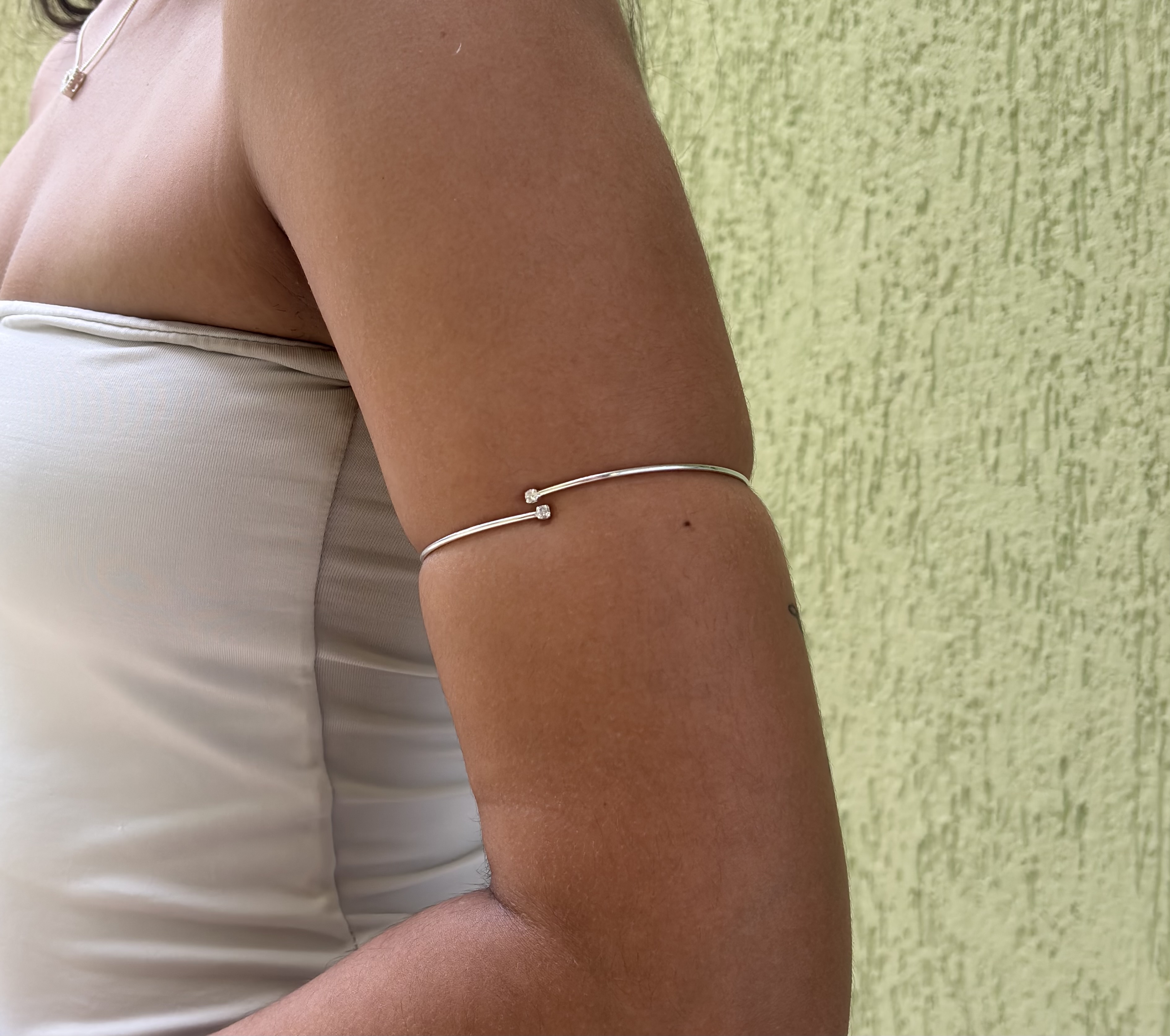 Bracelete bíceps pedrinha