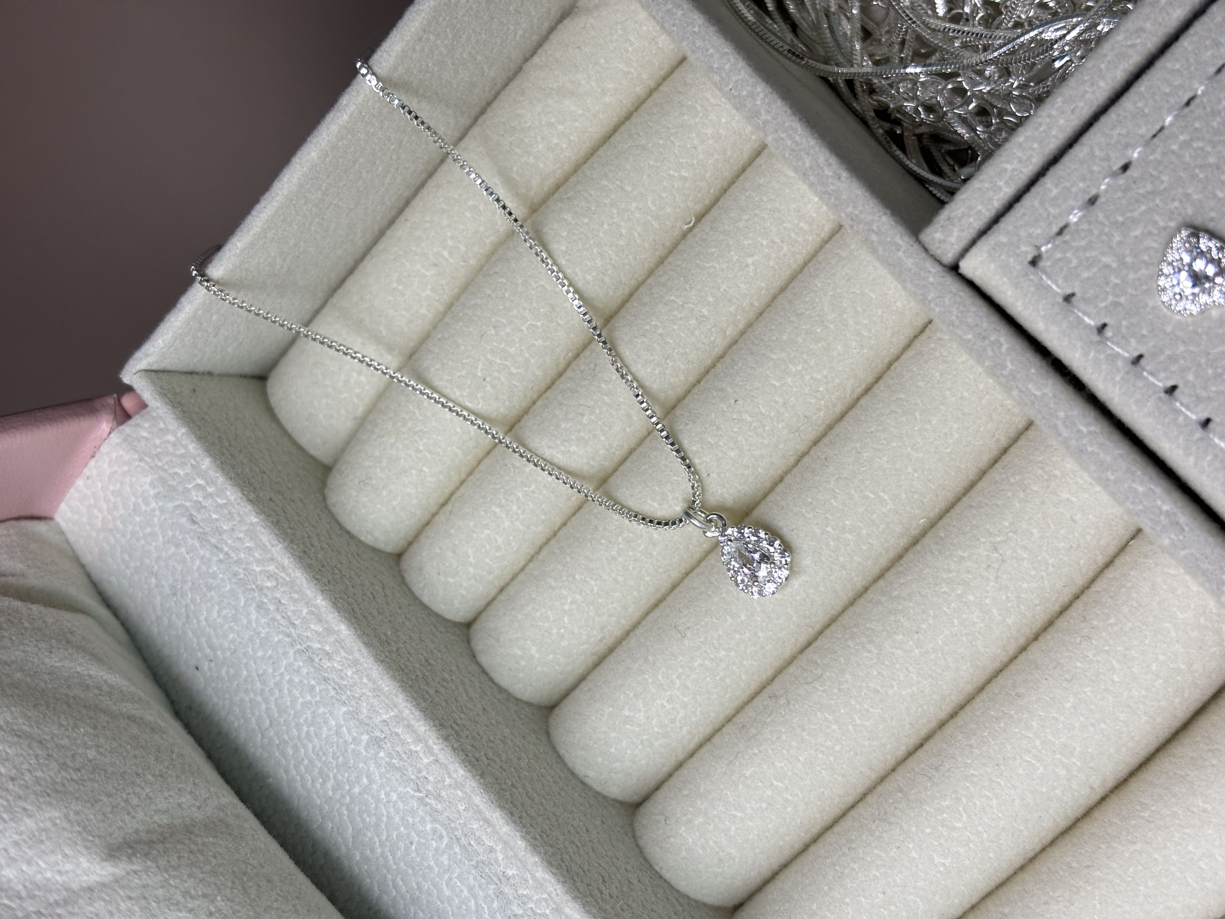 Colar Gota Cravejado