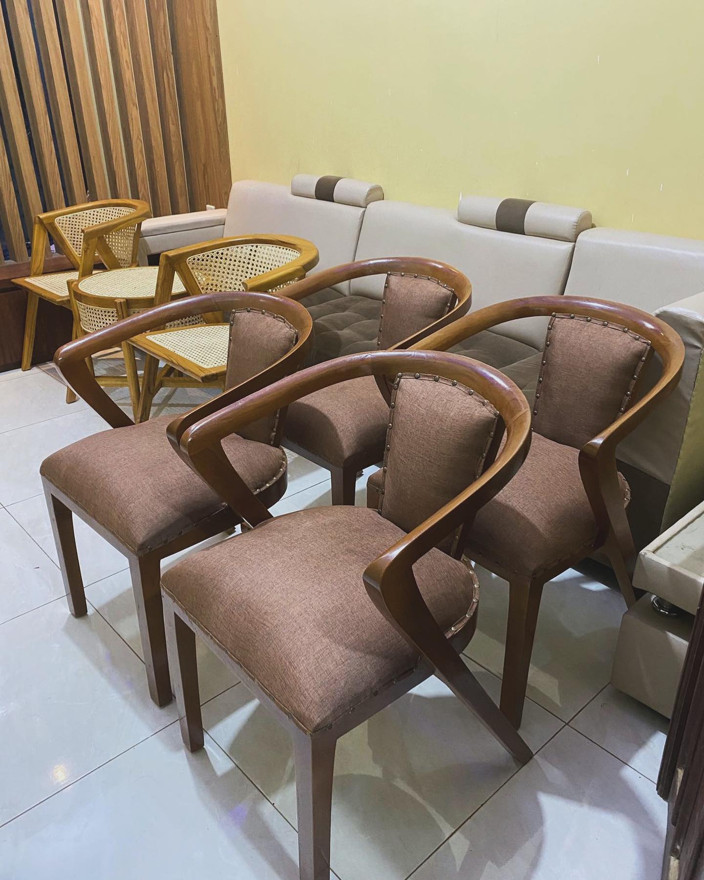 Kursi Kayu Minimalis