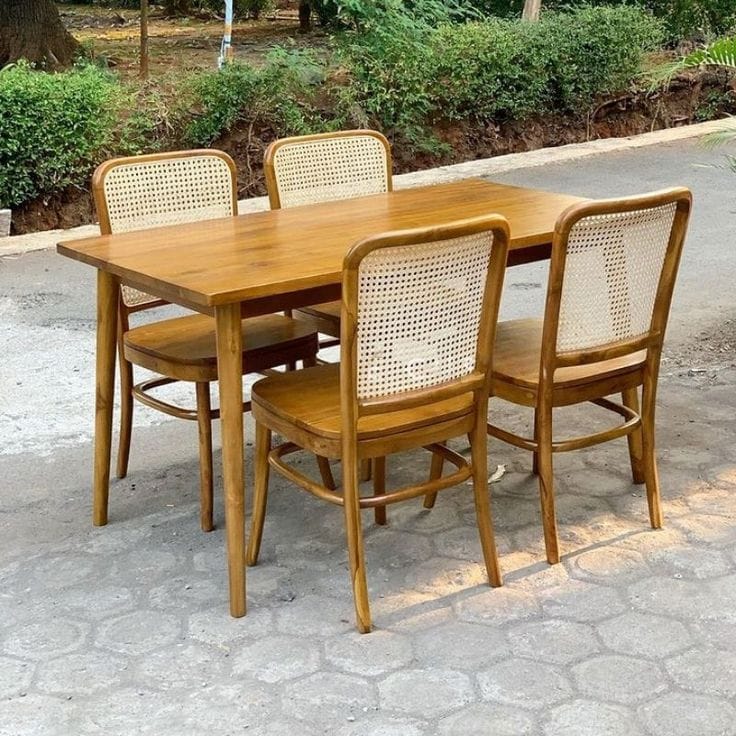 Meja makan minimalis rotan 