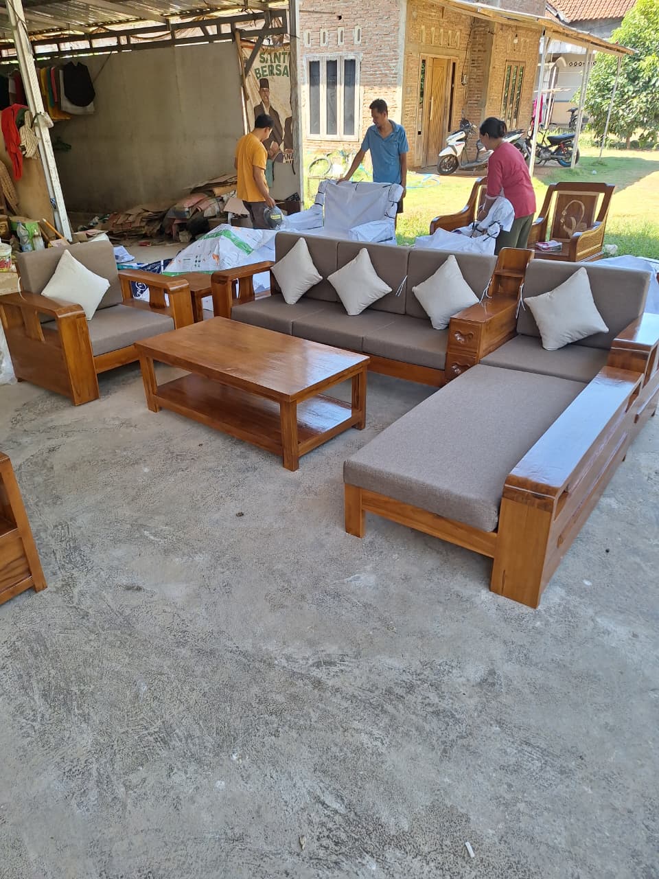 Kursi Sudut Sadewo Laci